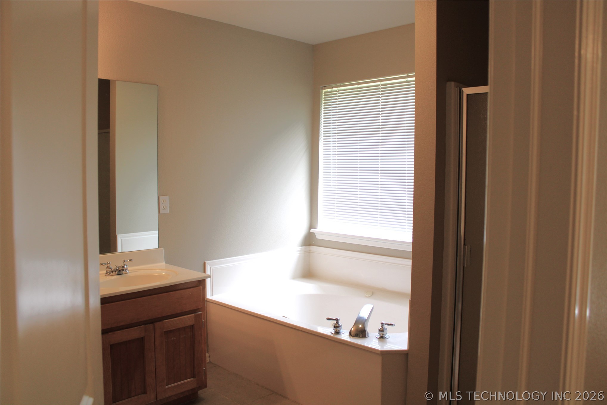 12007 S Cedar Avenue Property Photo 8