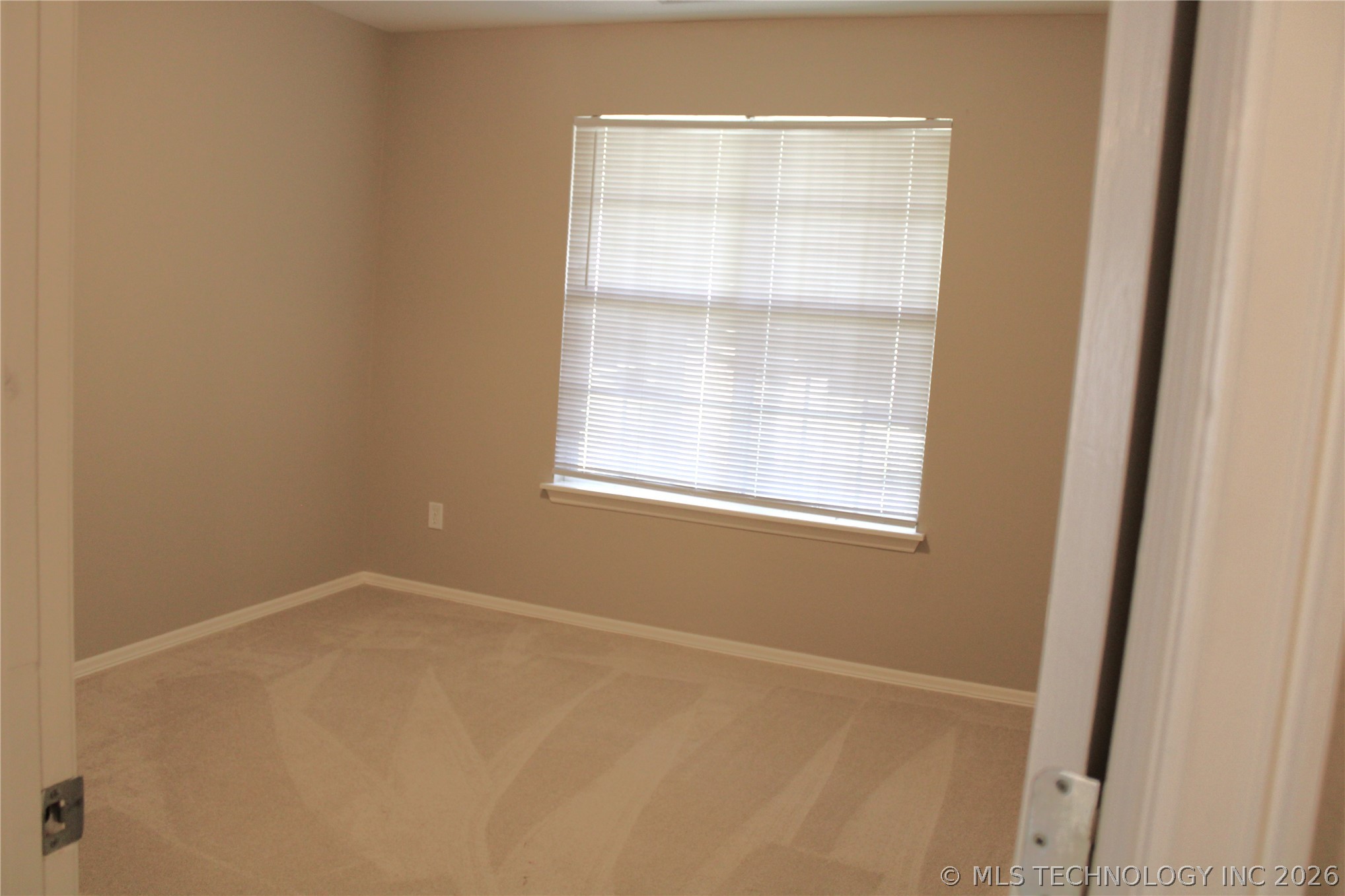 12007 S Cedar Avenue Property Photo 10