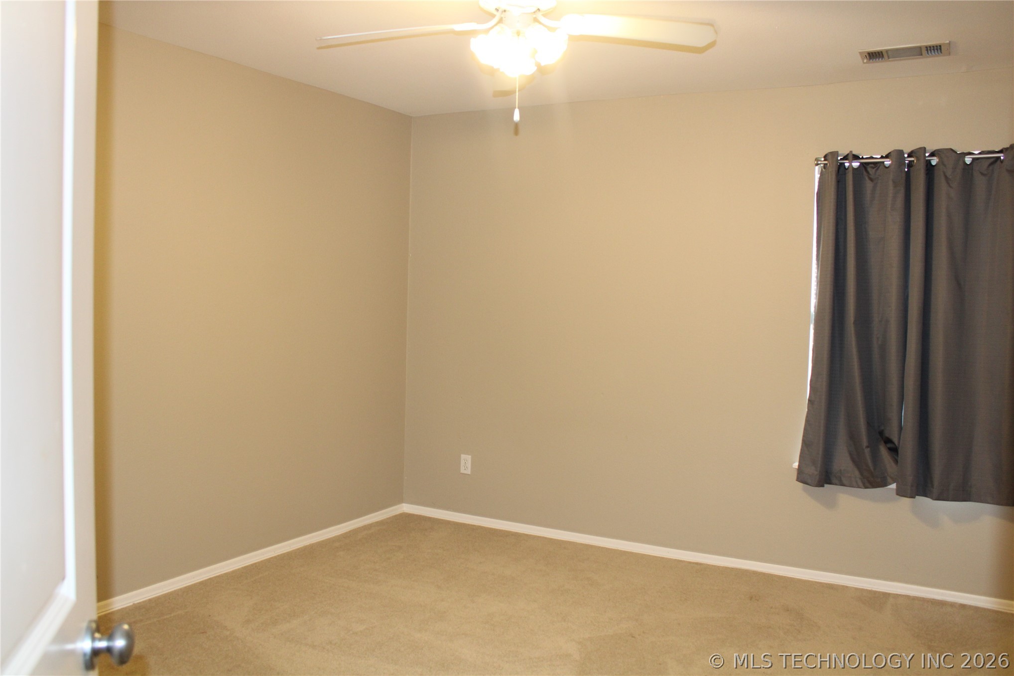 12007 S Cedar Avenue Property Photo 13