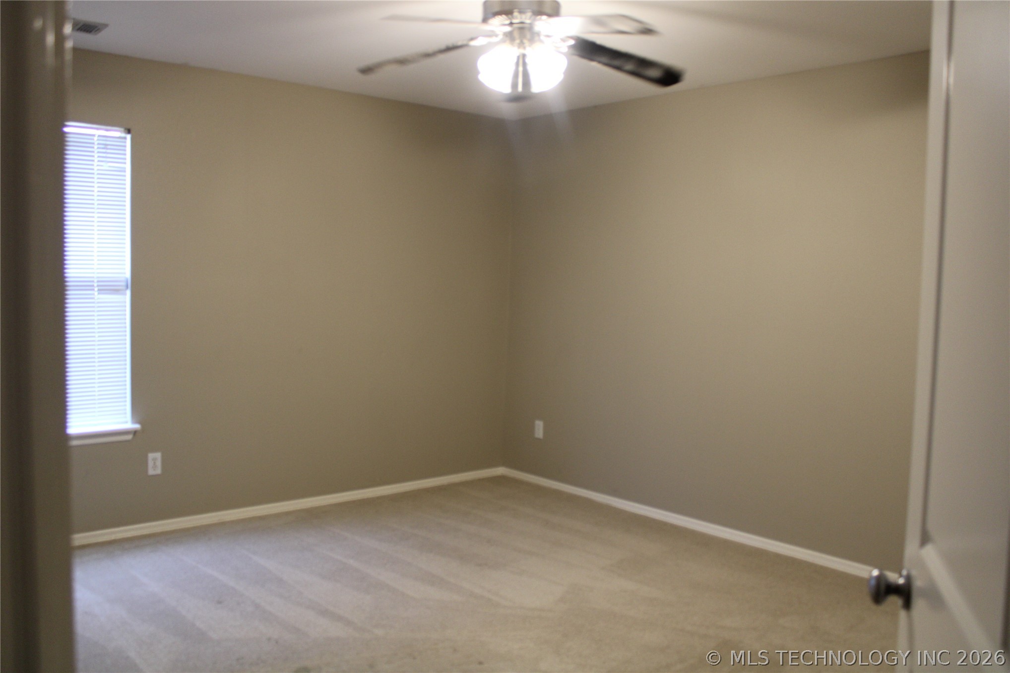 12007 S Cedar Avenue Property Photo 14