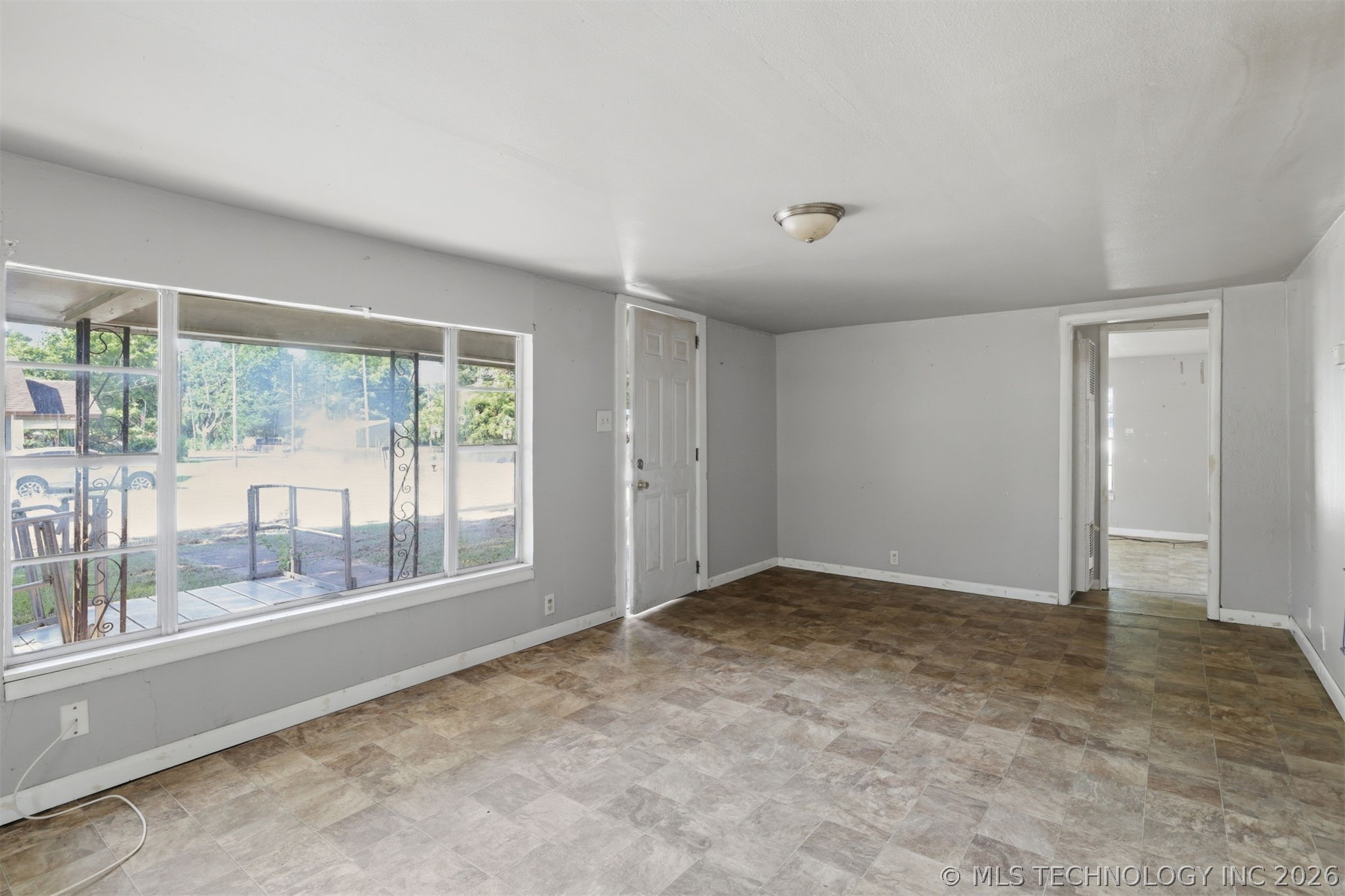 503 N Short Property Photo 4
