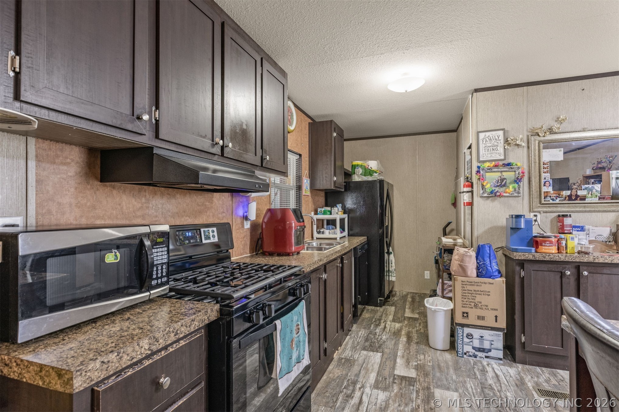 941 W 139th Place Property Photo 10