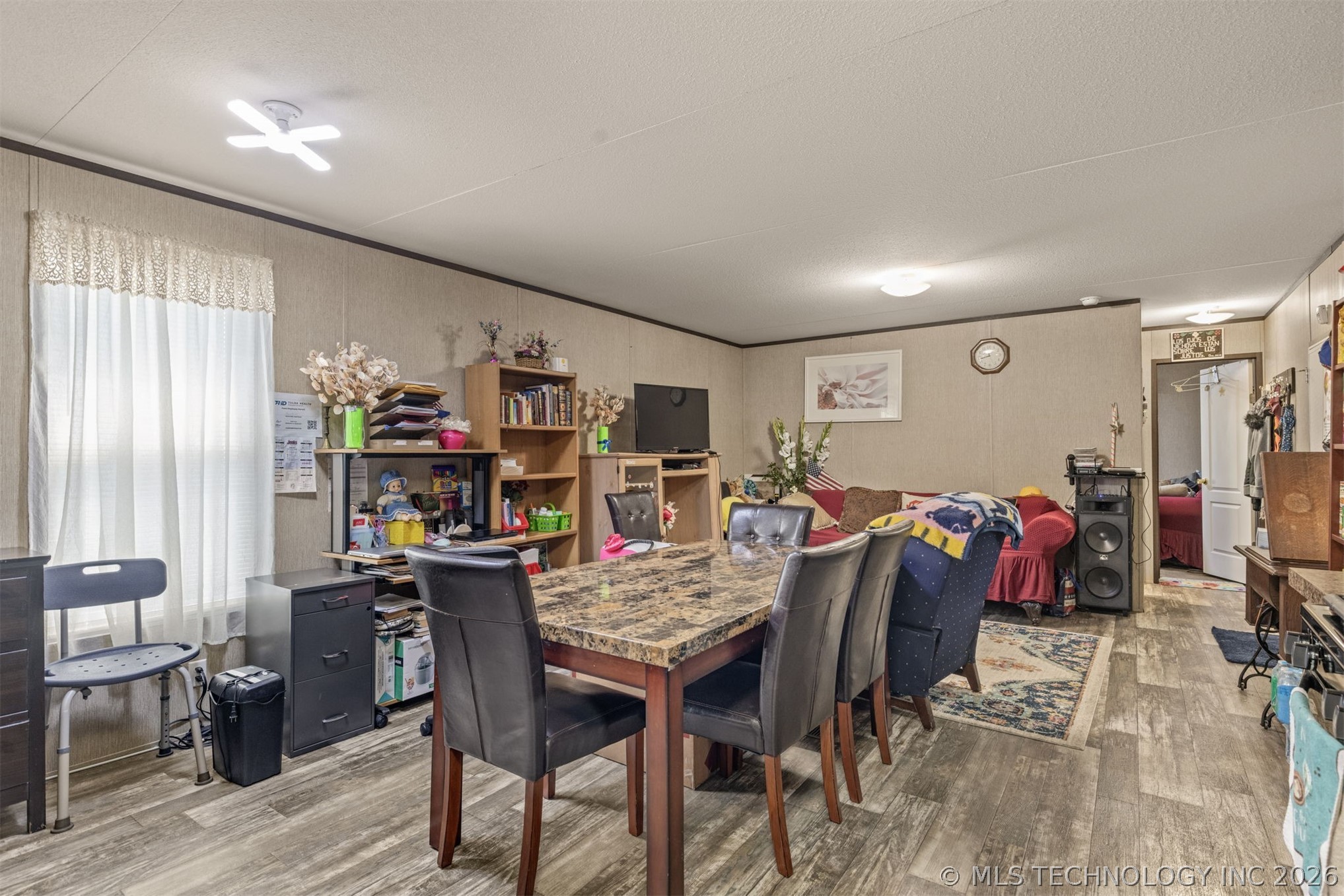 941 W 139th Place Property Photo 11