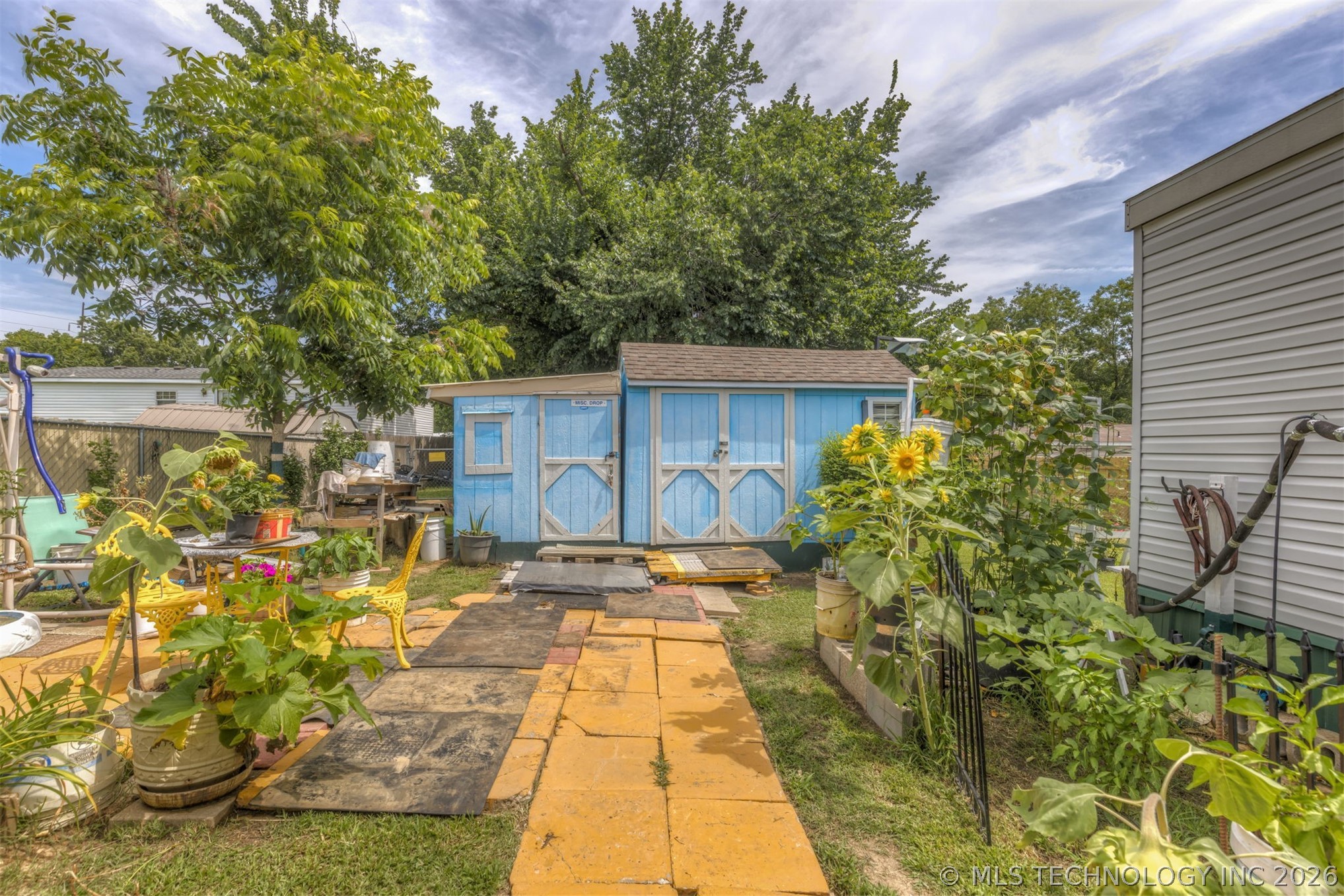 941 W 139th Place Property Photo 18