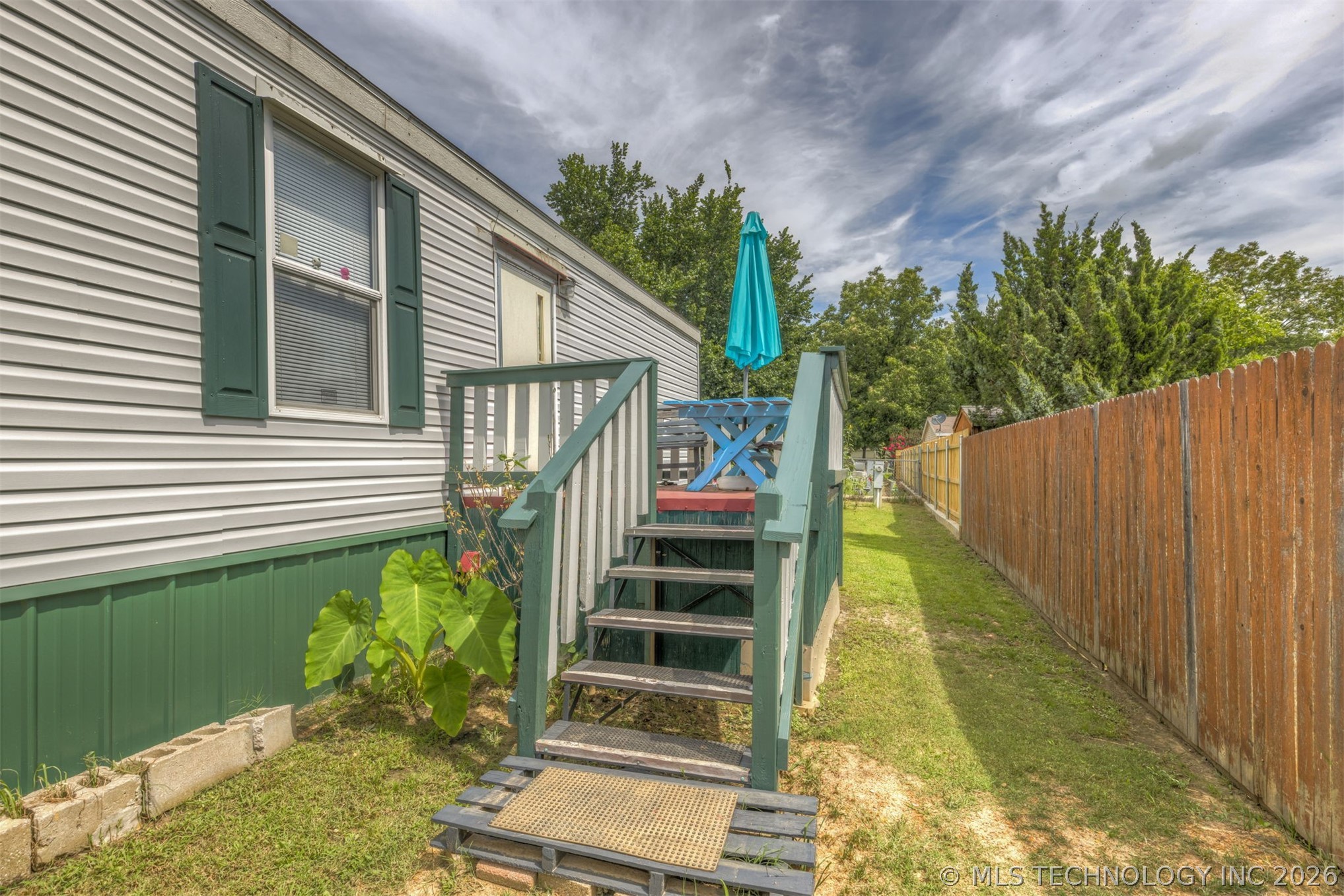 941 W 139th Place Property Photo 21