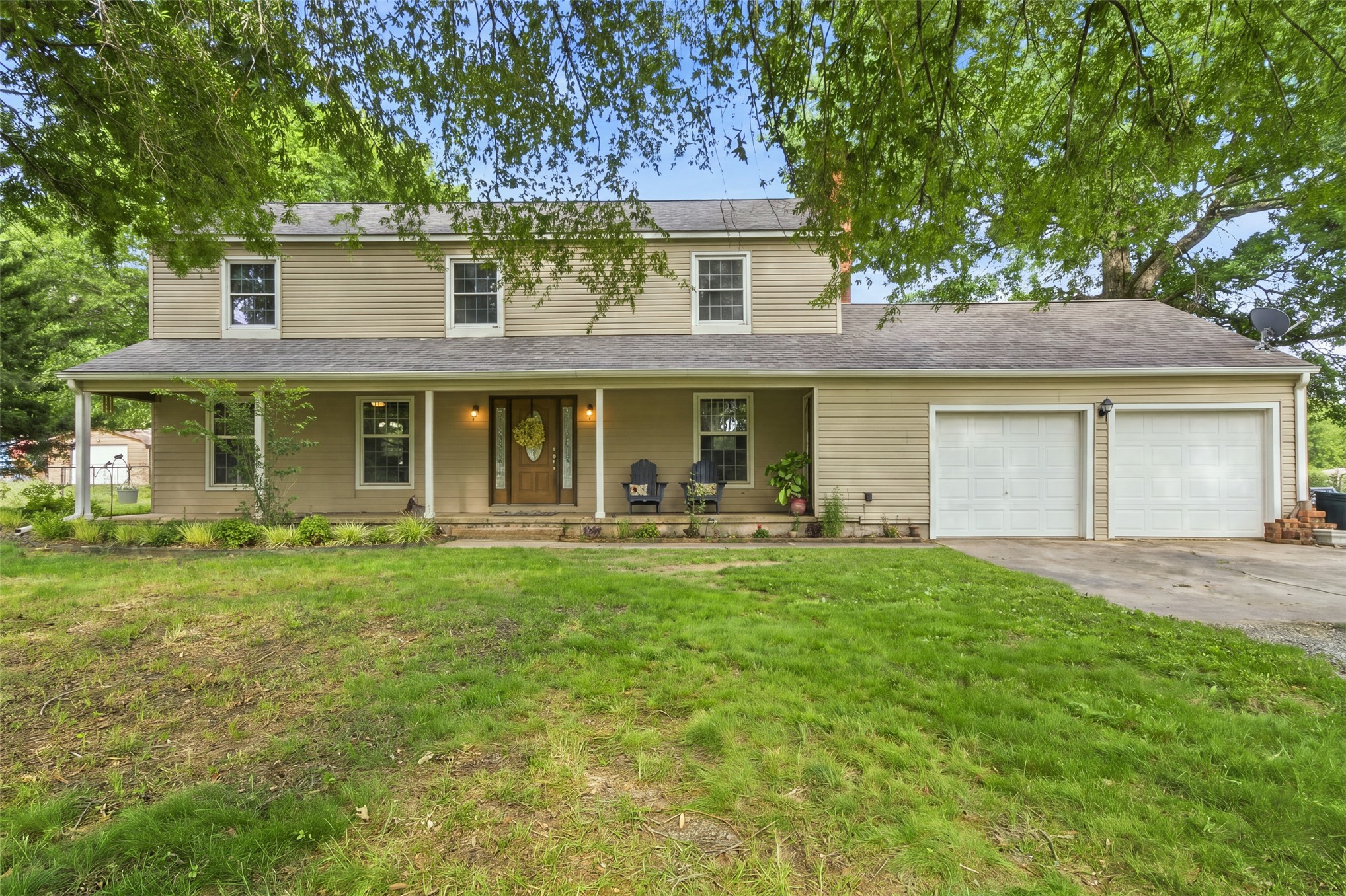 820 Lori Lane Property Photo 1