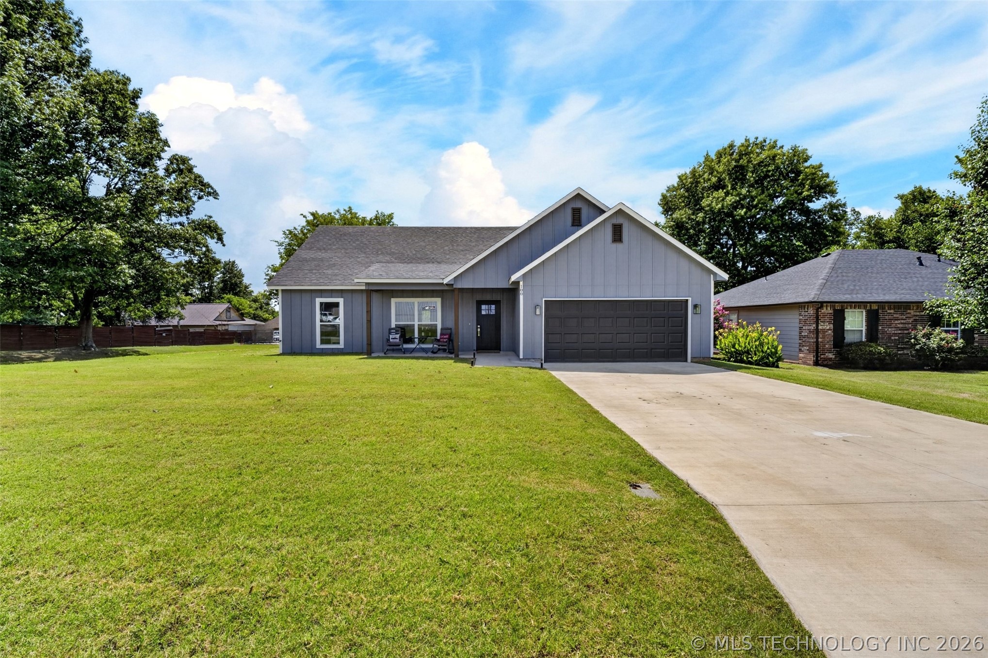 100 N Eufaula Avenue Property Photo 1
