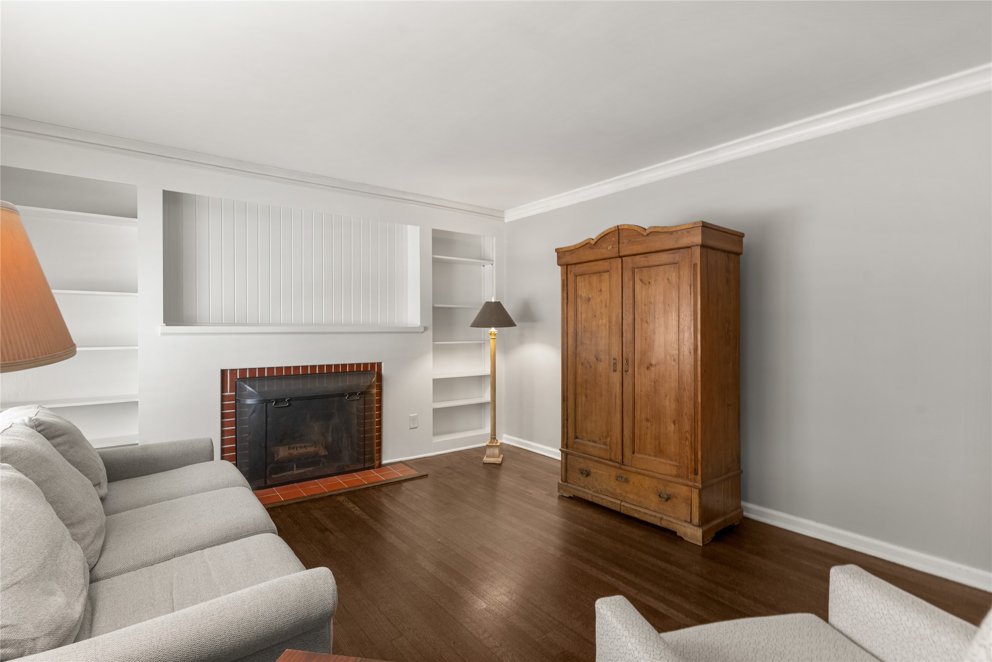 2617 E 18th Street Property Photo 6