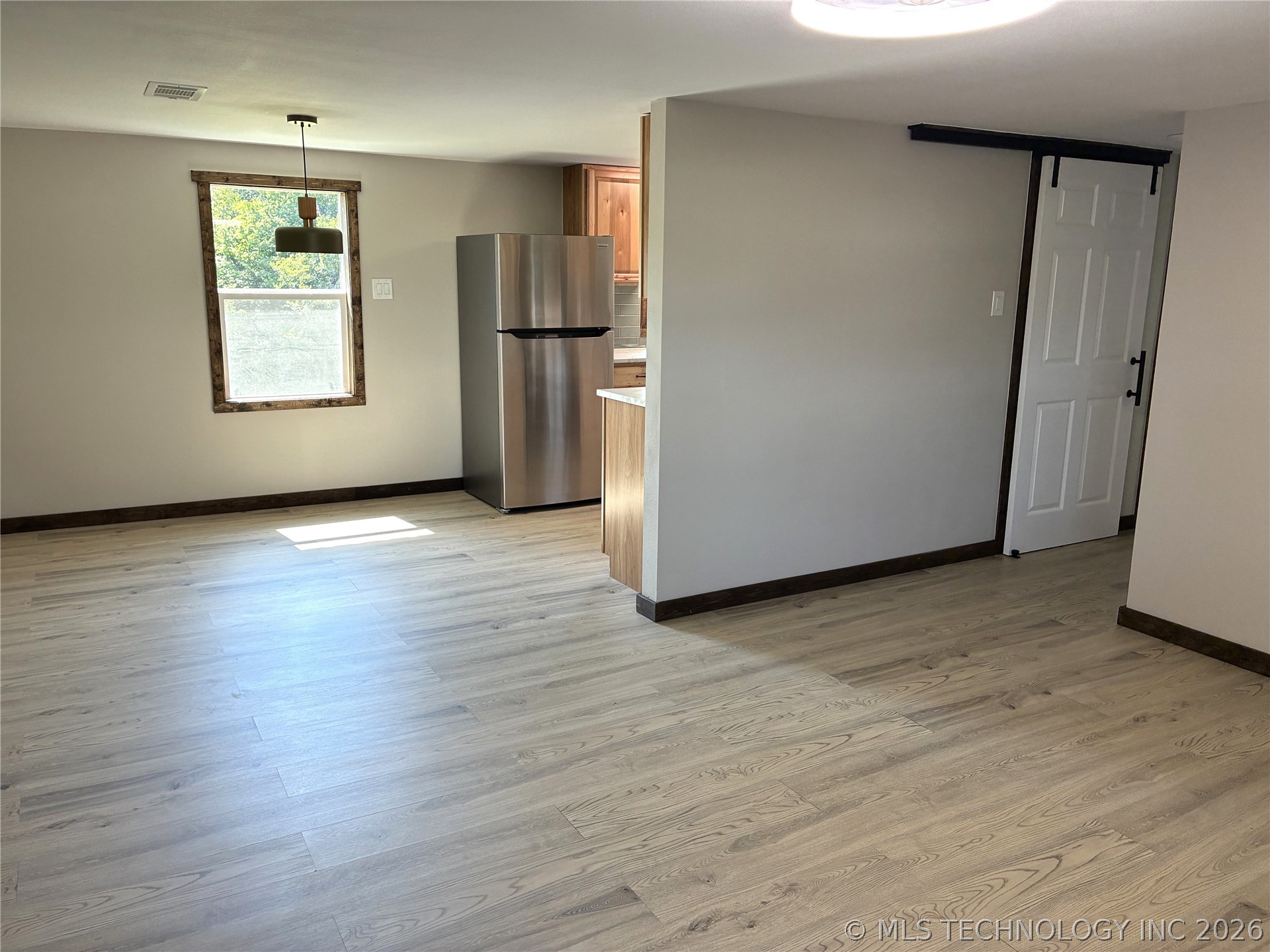 701 N Kemp Street Property Photo 11