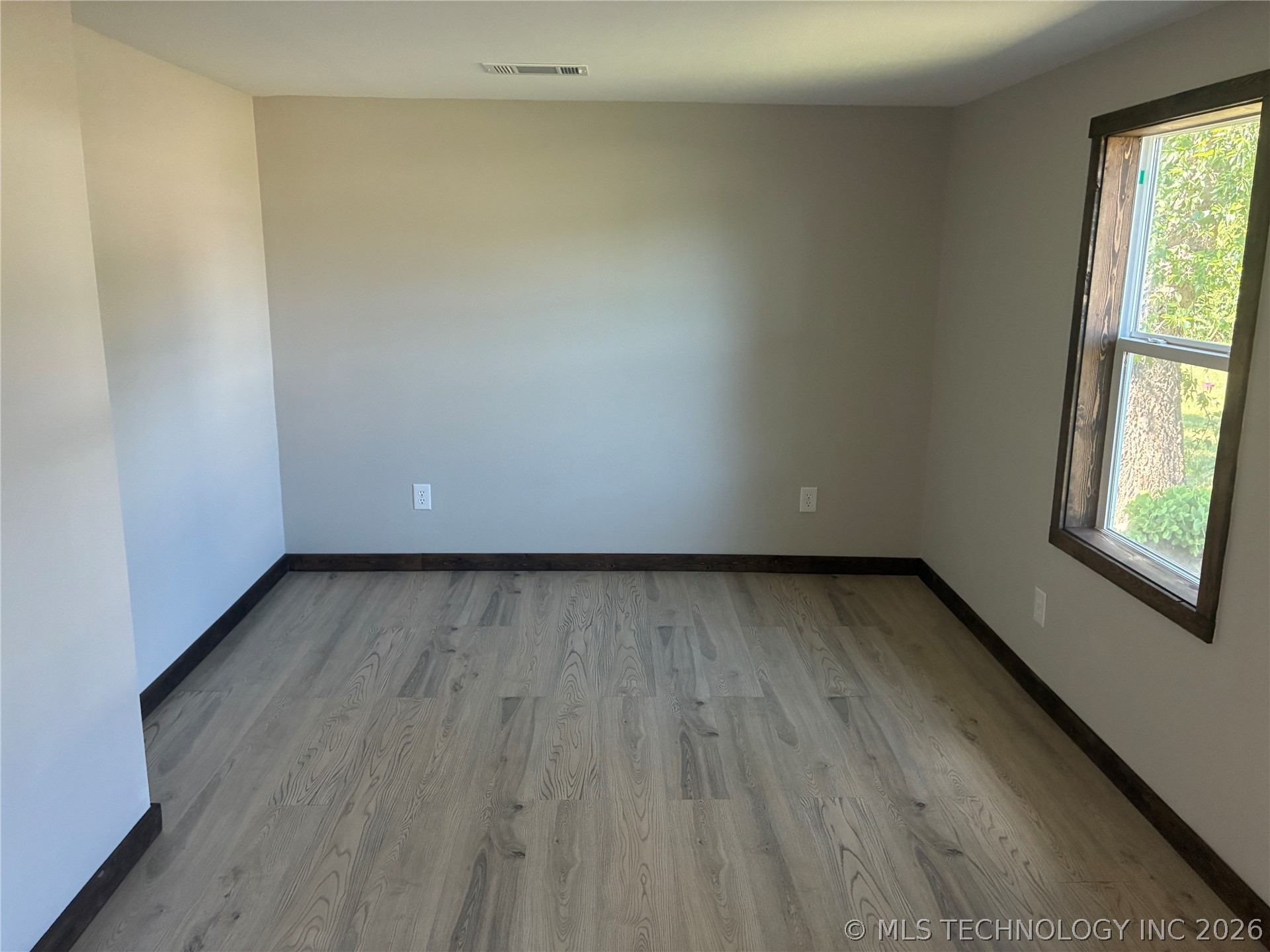 701 N Kemp Street Property Photo 14