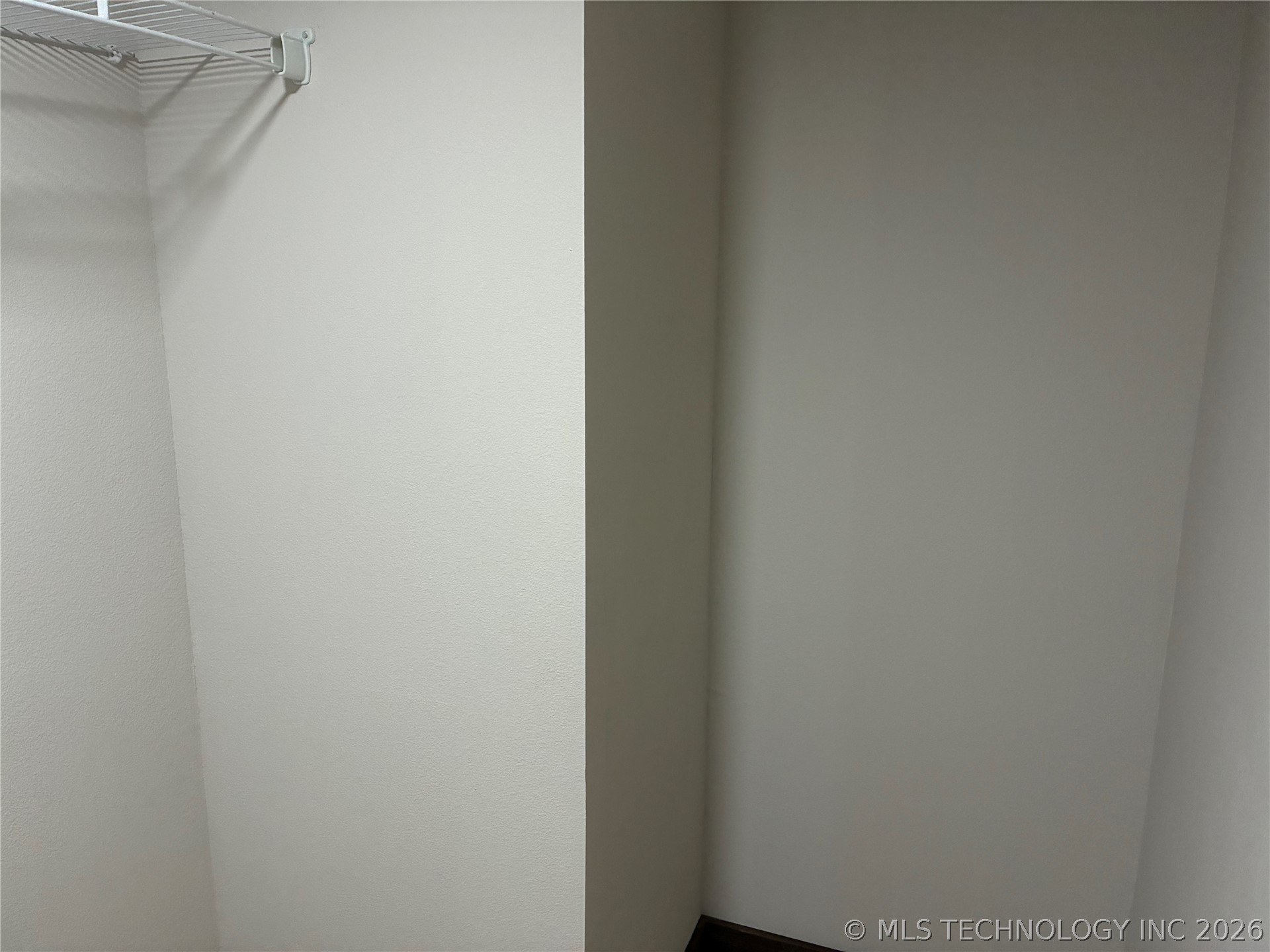 701 N Kemp Street Property Photo 17