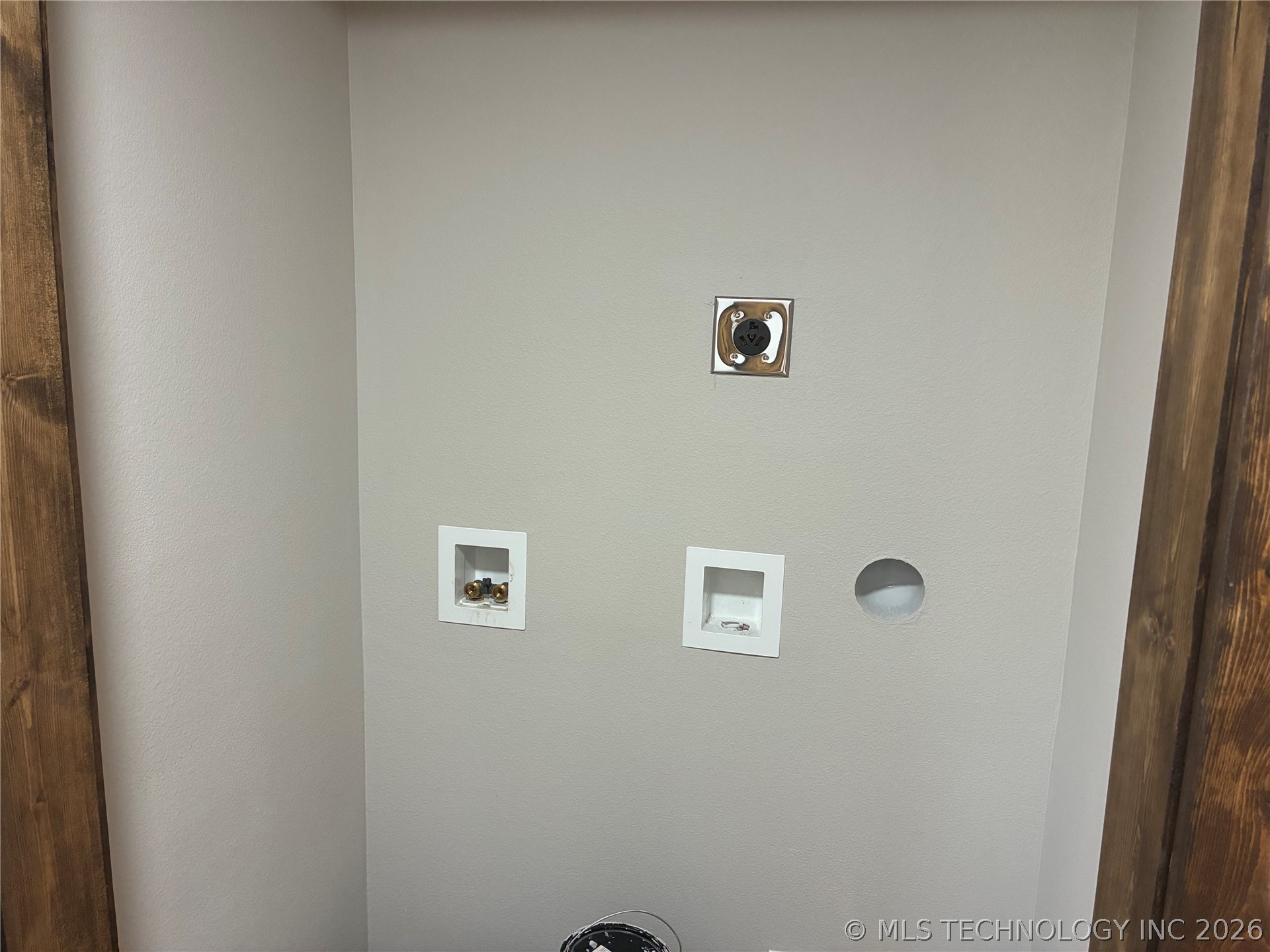 701 N Kemp Street Property Photo 20