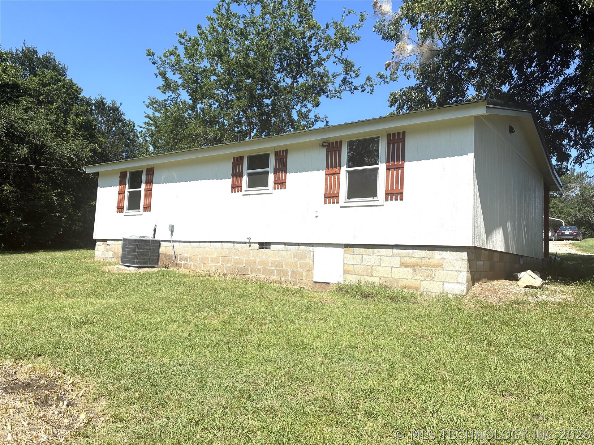 701 N Kemp Street Property Photo 24