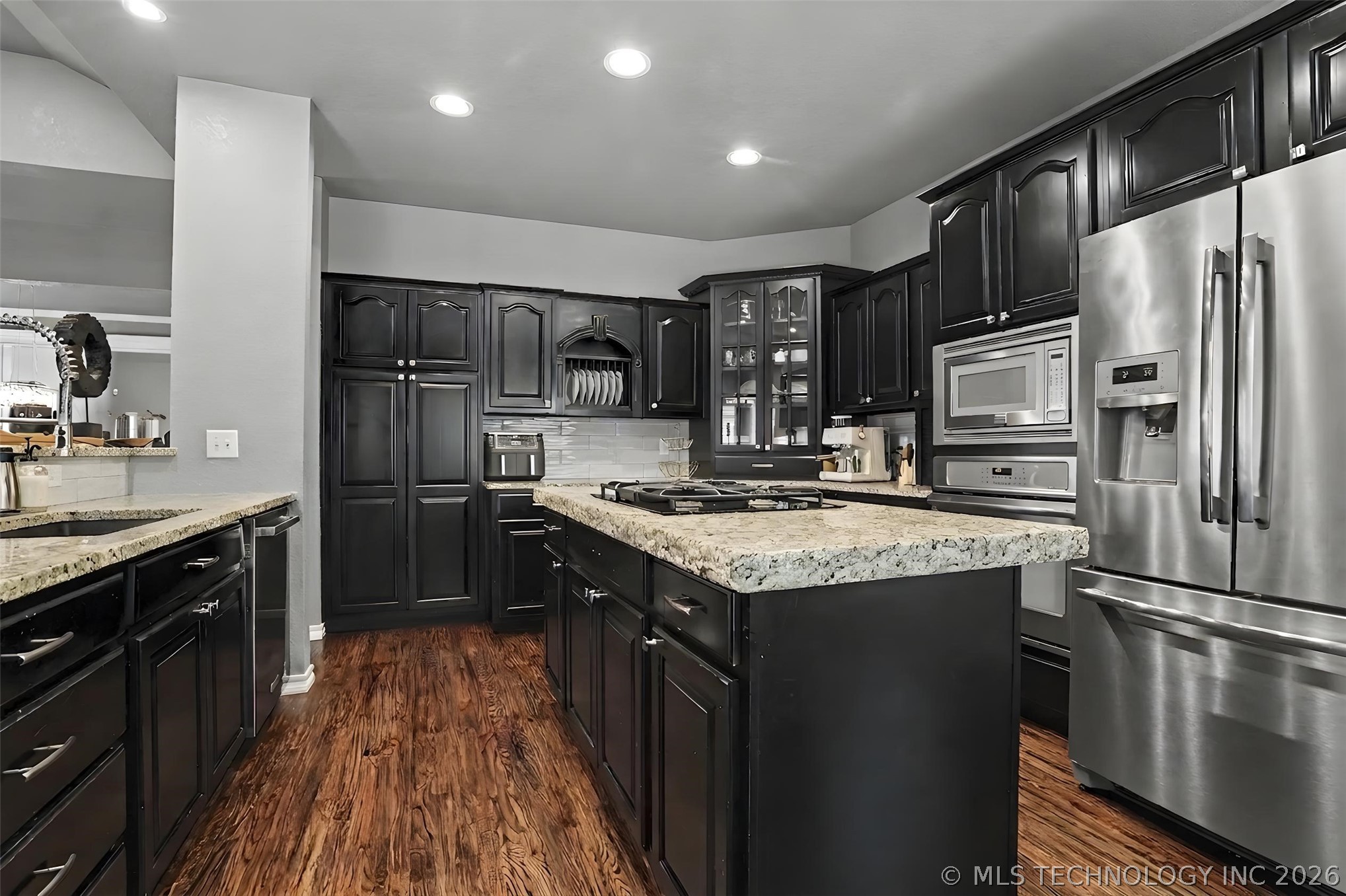 107 S Yellowood Avenue Property Photo 14