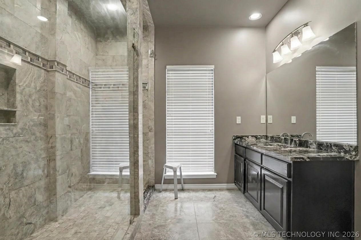 107 S Yellowood Avenue Property Photo 18