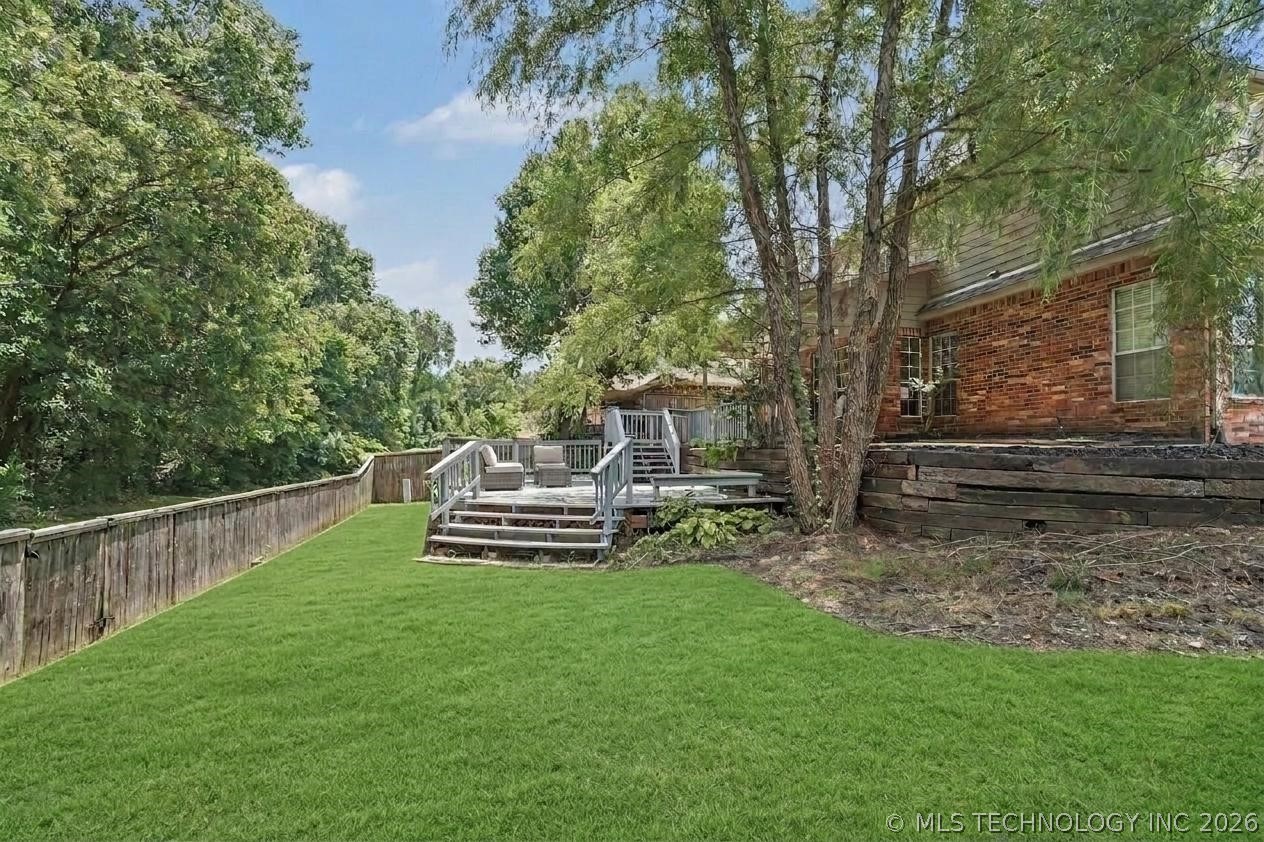 107 S Yellowood Avenue Property Photo 39