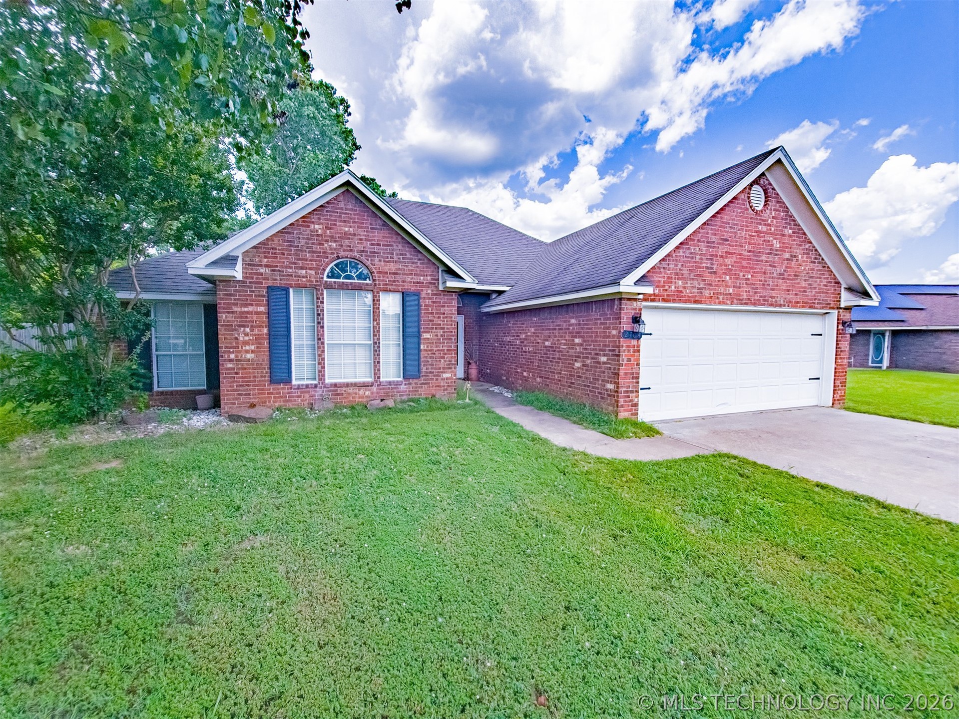 2704 Forrest Circle