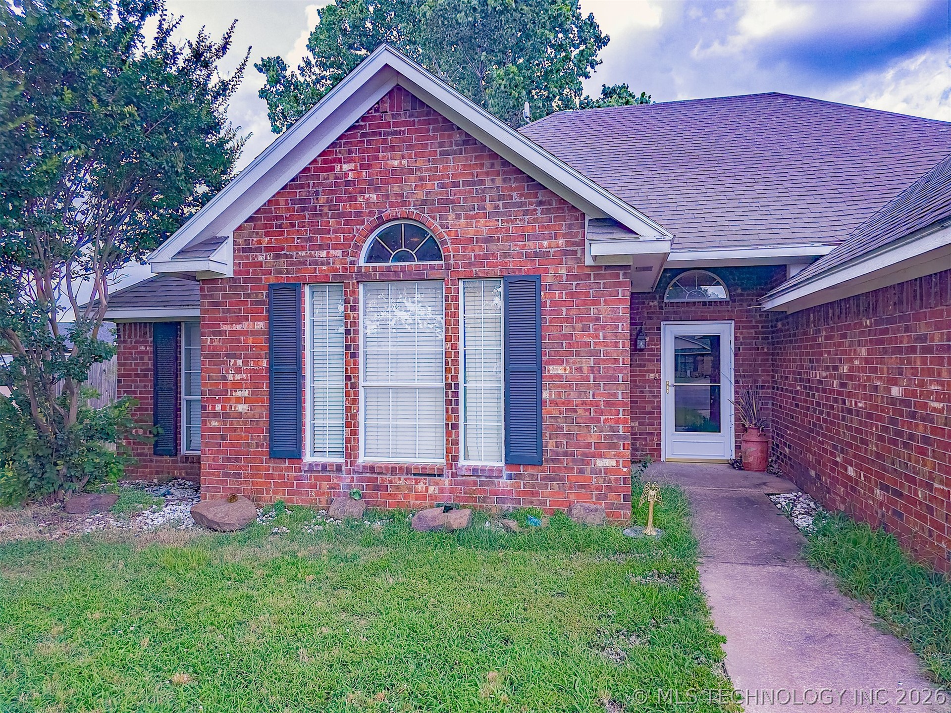 2704 Forrest Circle Property Photo 6