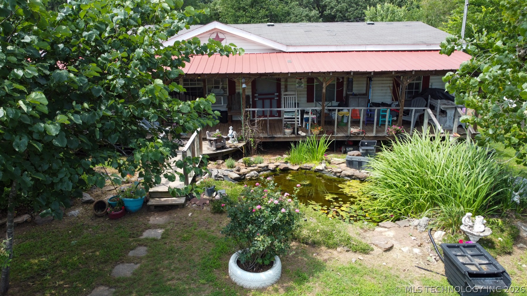 369084 E 960 Road Property Photo 1