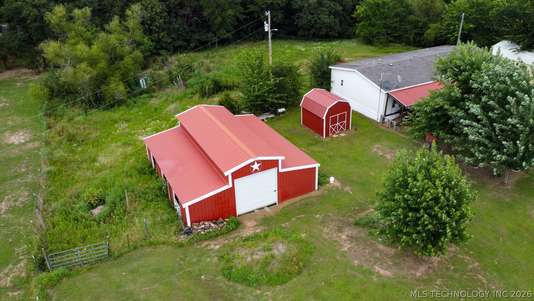 369084 E 960 Road Property Photo 4