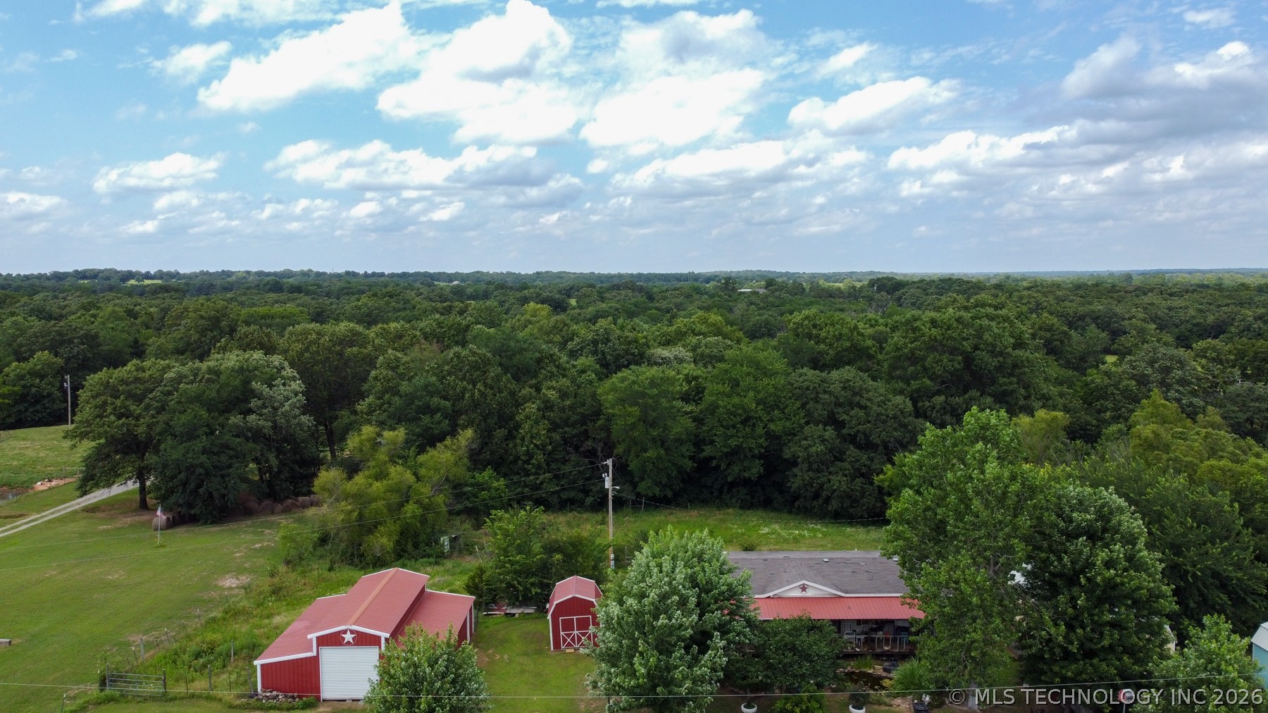 369084 E 960 Road Property Photo 6