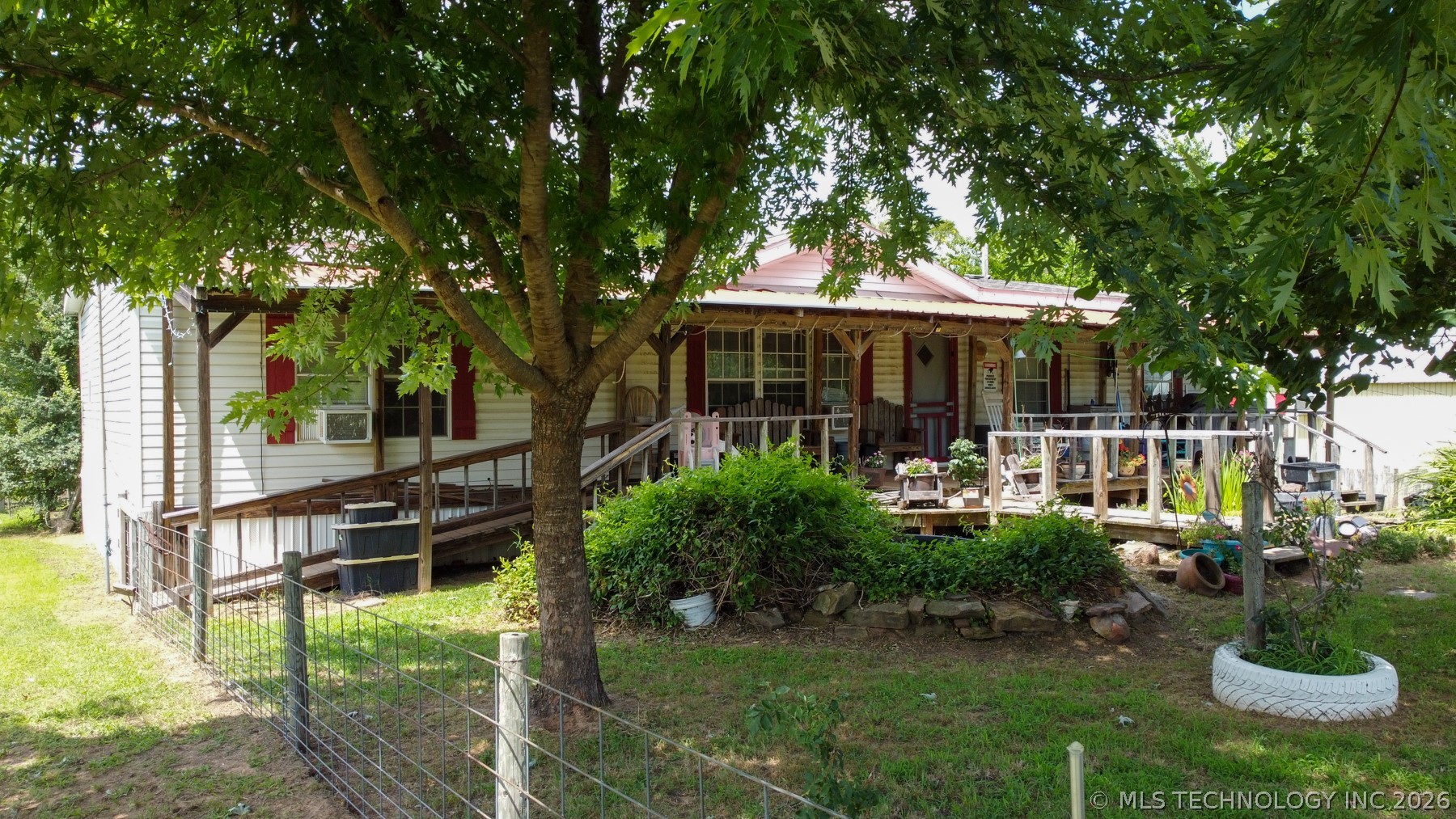 369084 E 960 Road Property Photo 9