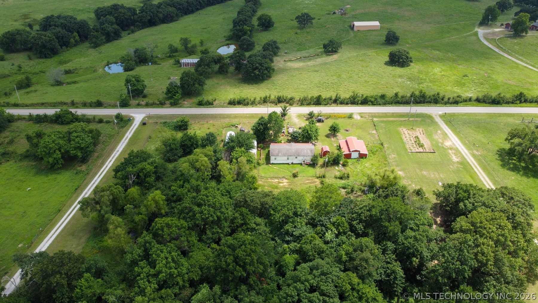 369084 E 960 Road Property Photo 18