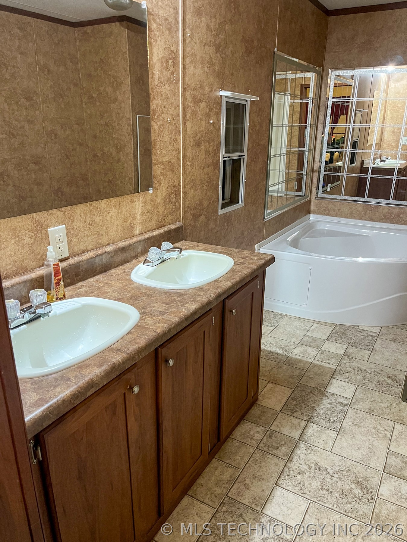 369084 E 960 Road Property Photo 26