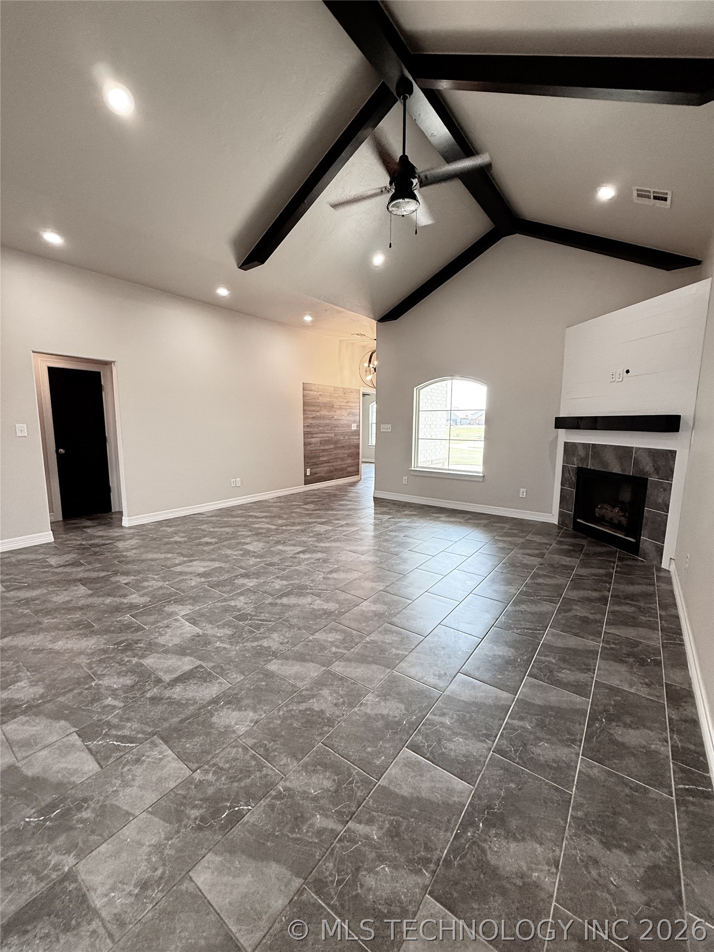 2807 Falling Leaves Drive Property Photo 6