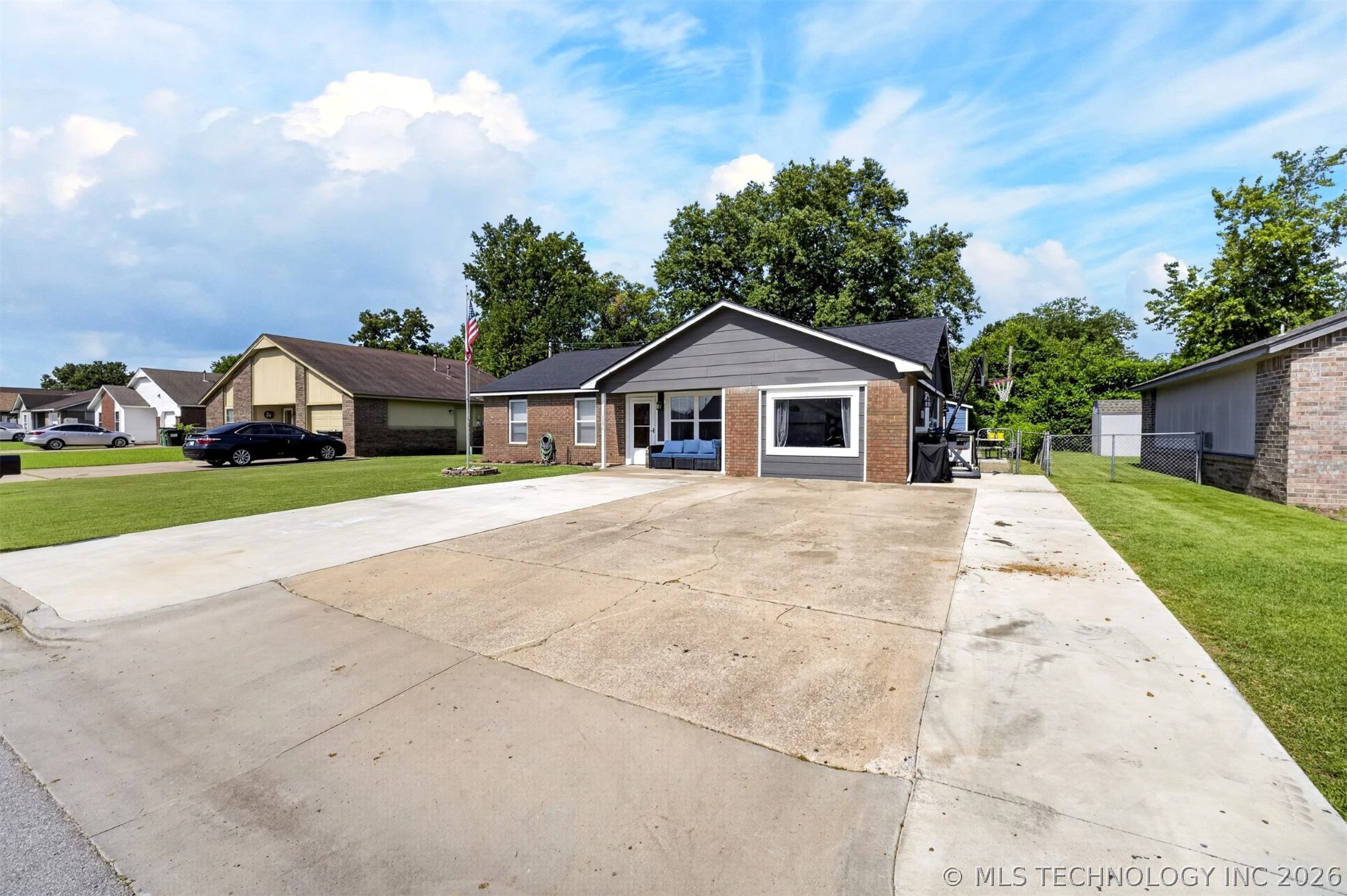1136 S Haynie Street Property Photo 6