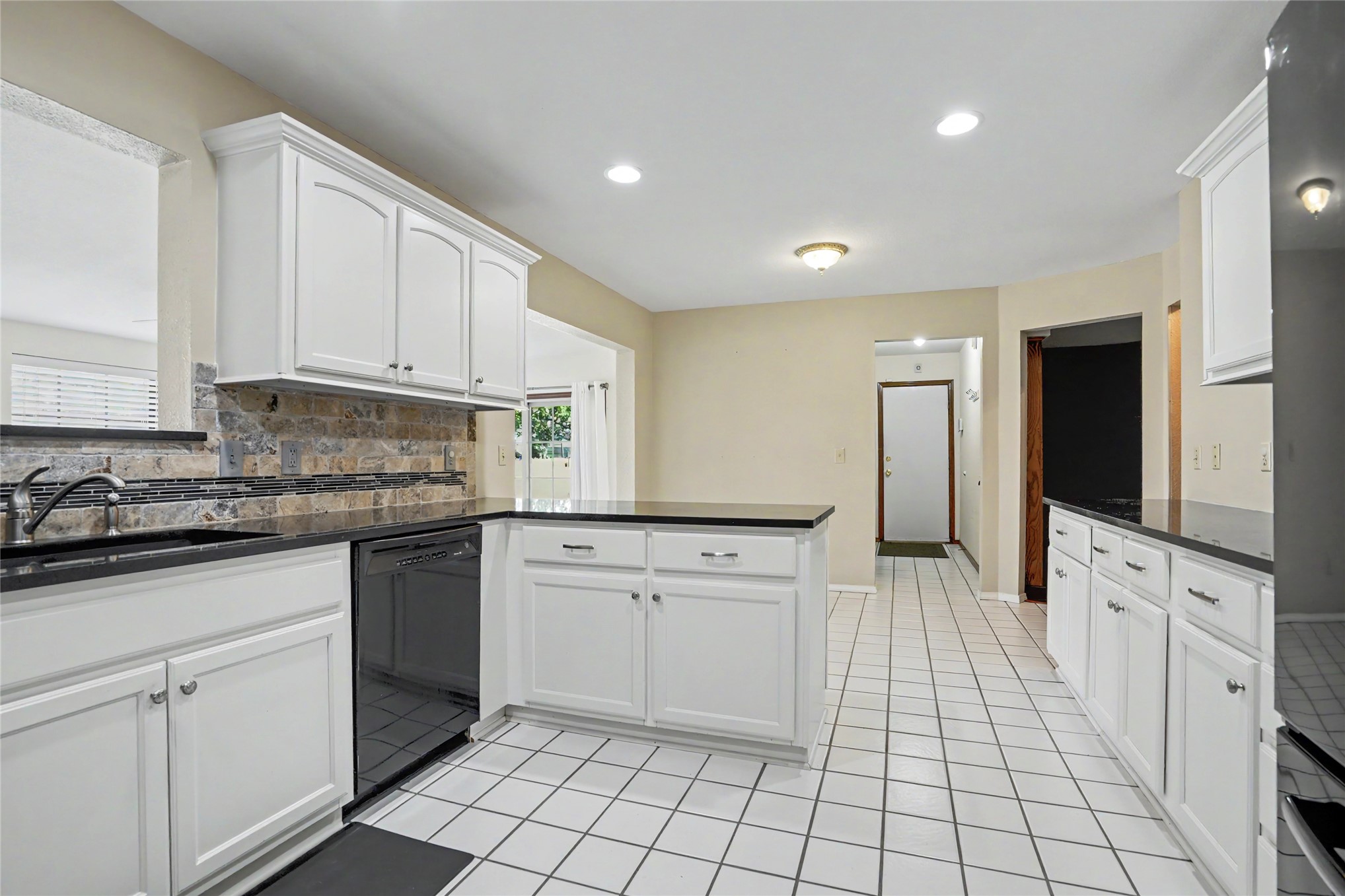6710 S 29th West Avenue Property Photo 10