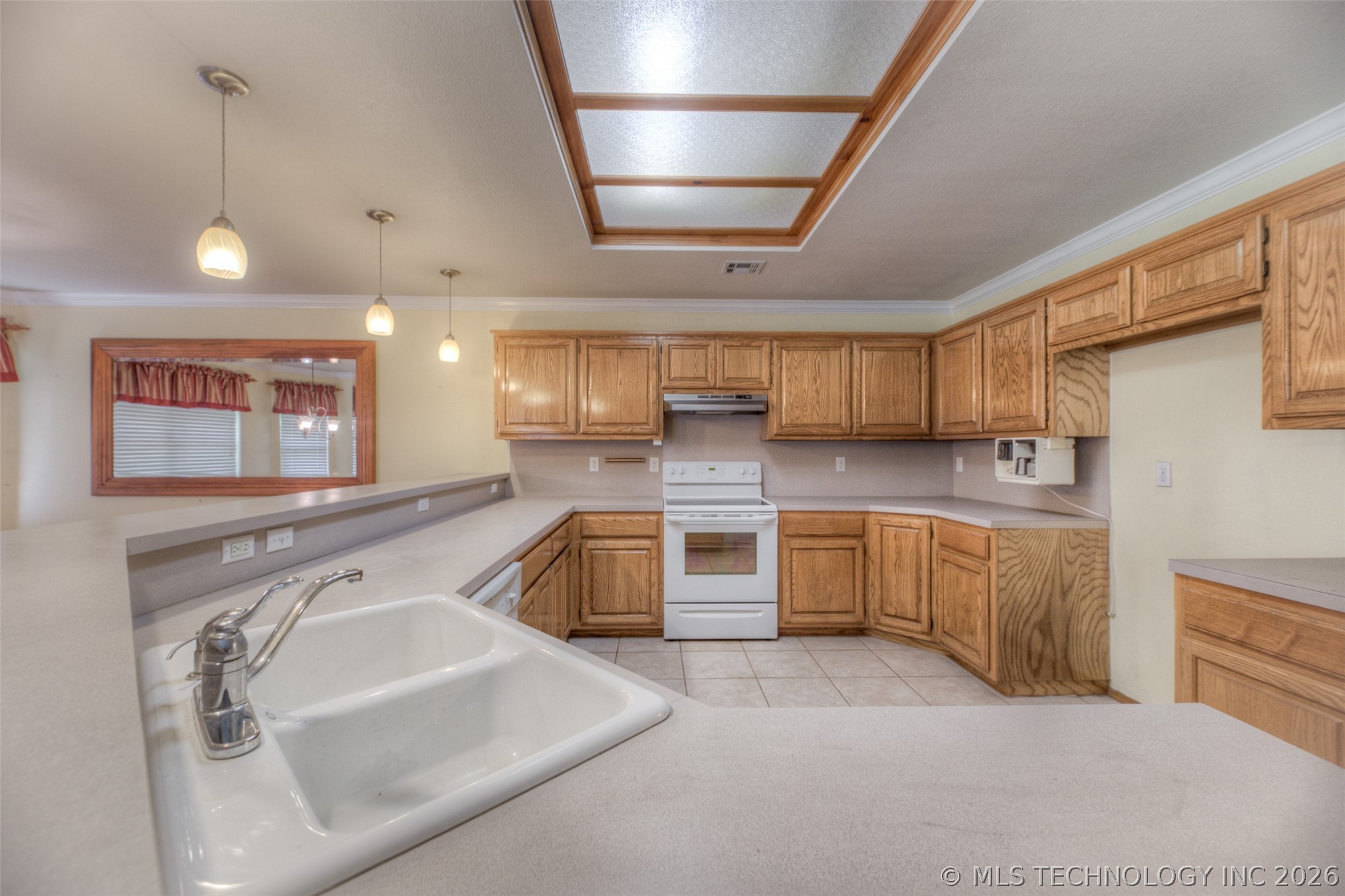 725 W 98th Street Property Photo 7