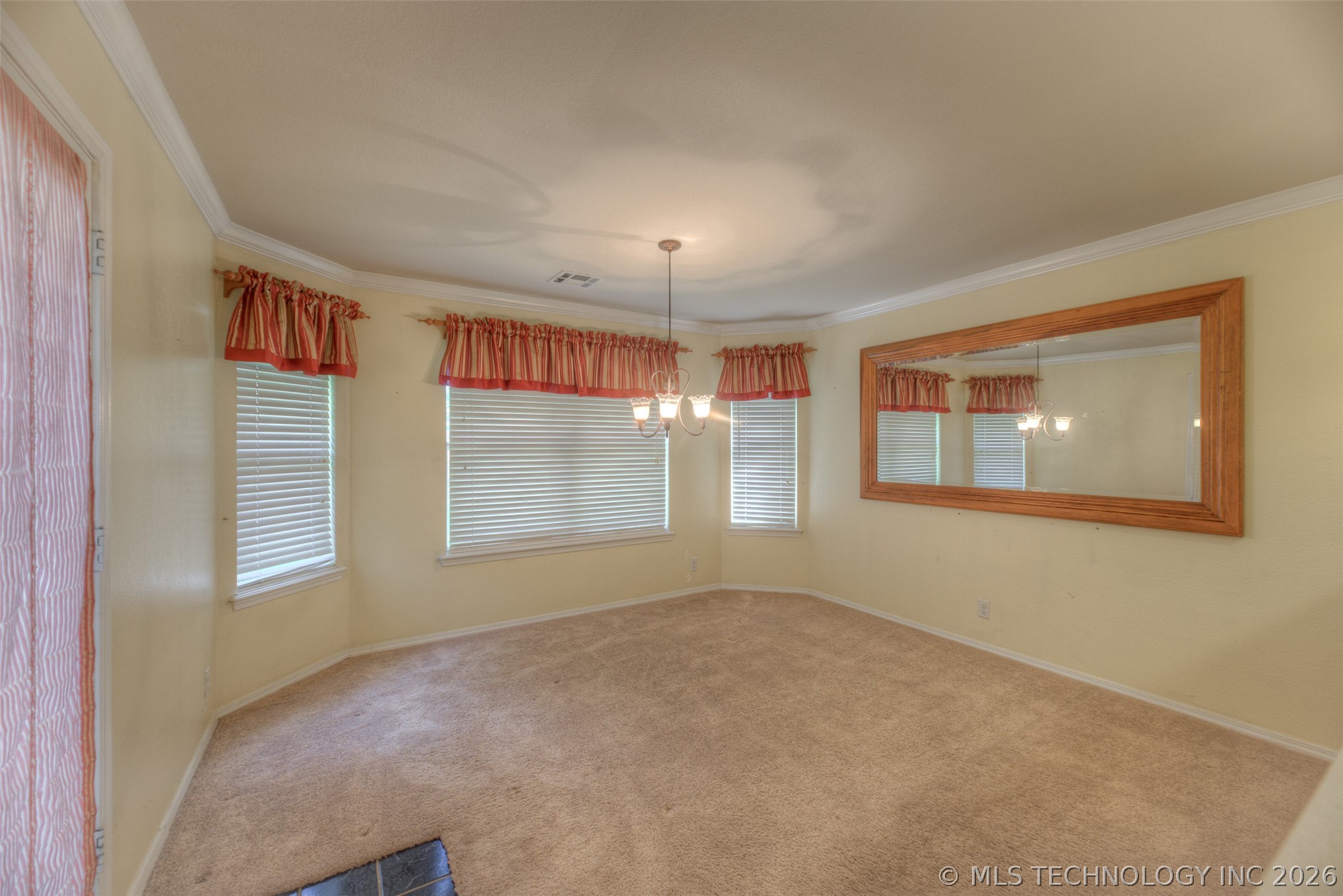 725 W 98th Street Property Photo 8