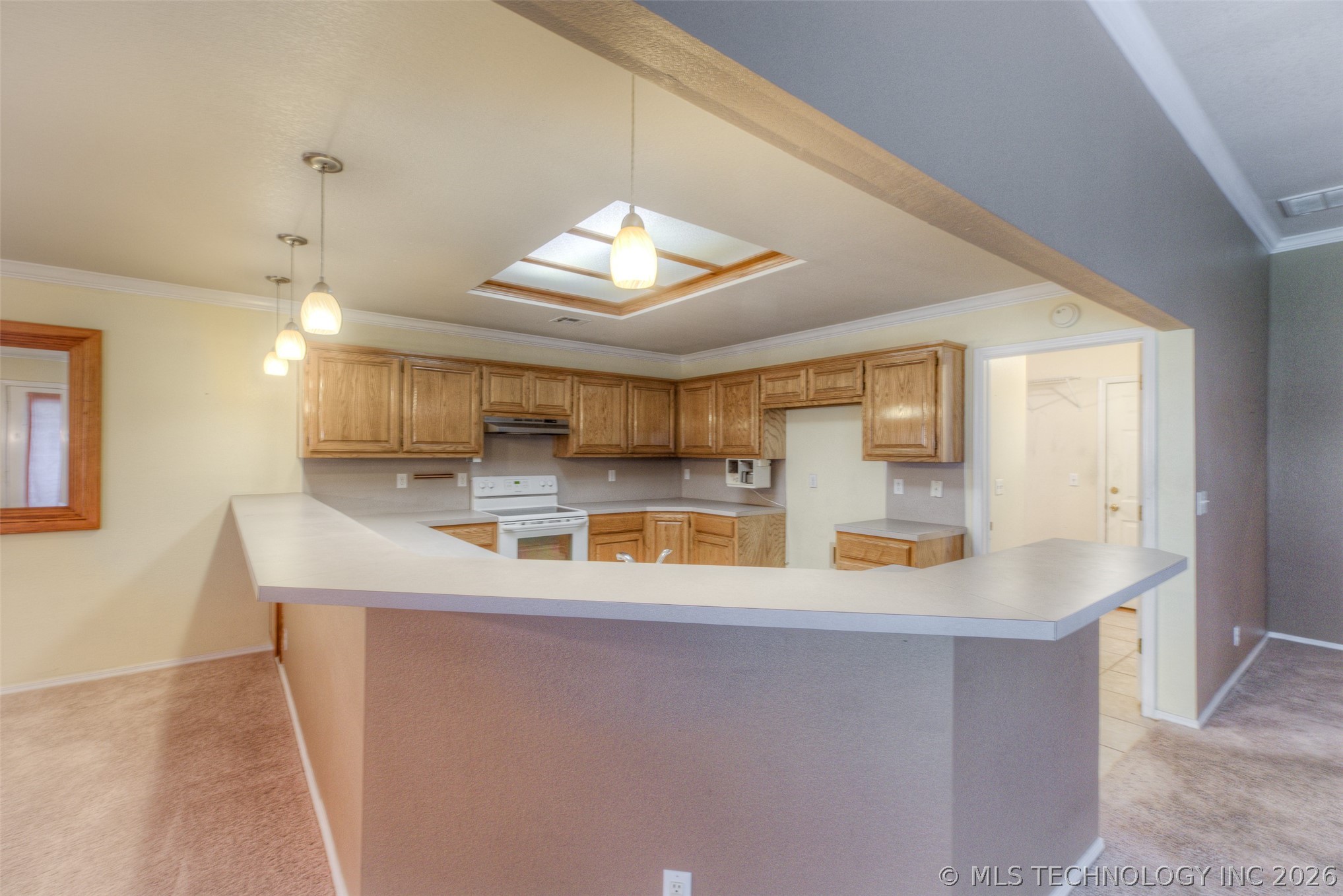 725 W 98th Street Property Photo 12
