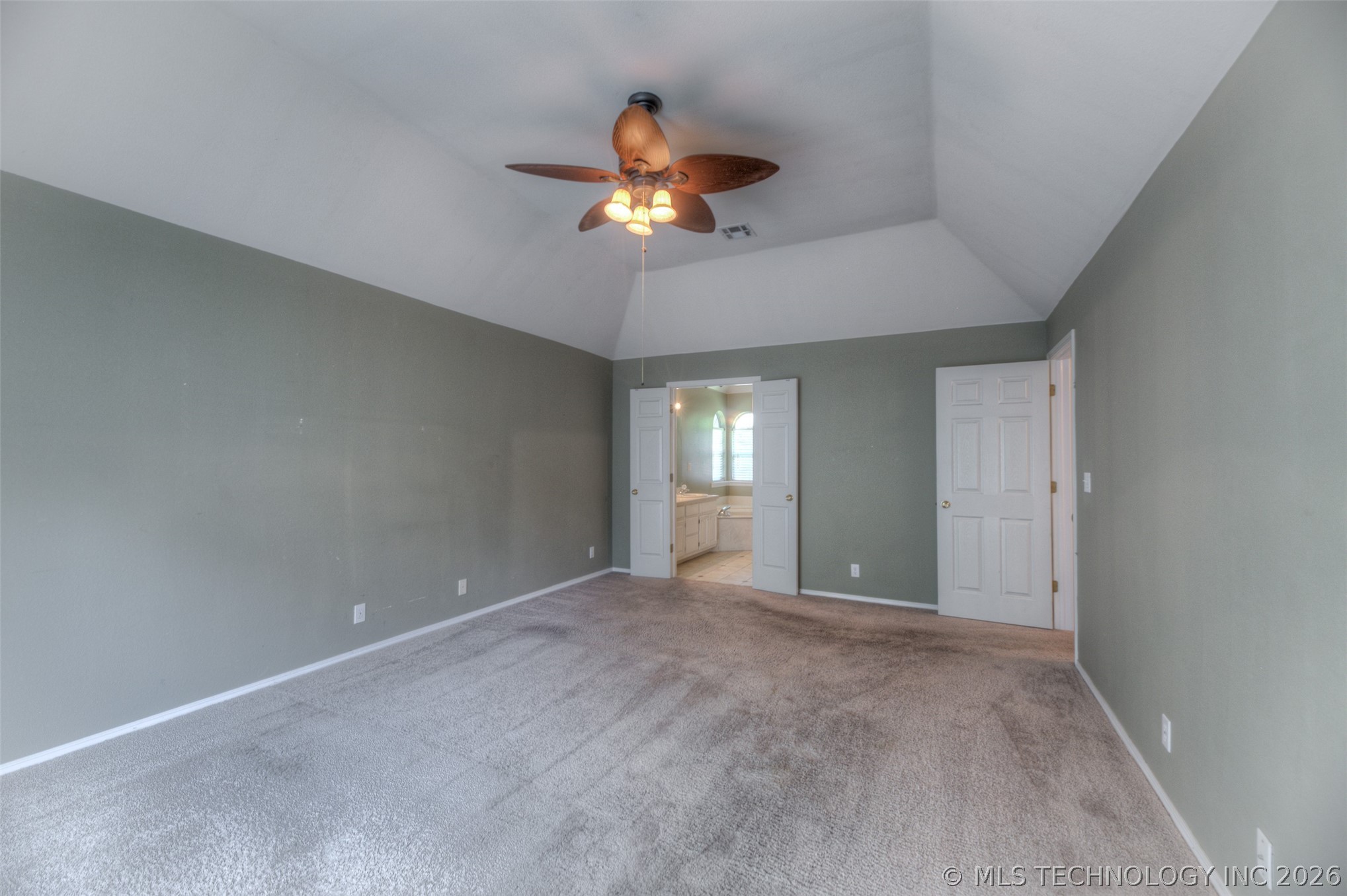 725 W 98th Street Property Photo 14
