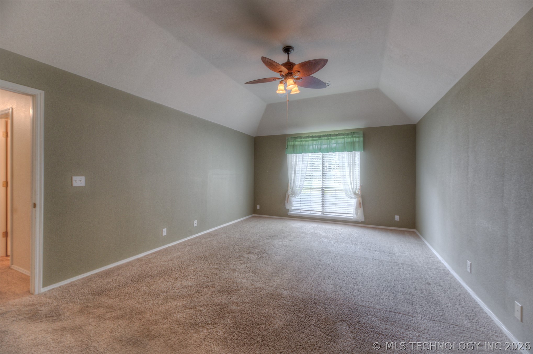 725 W 98th Street Property Photo 15