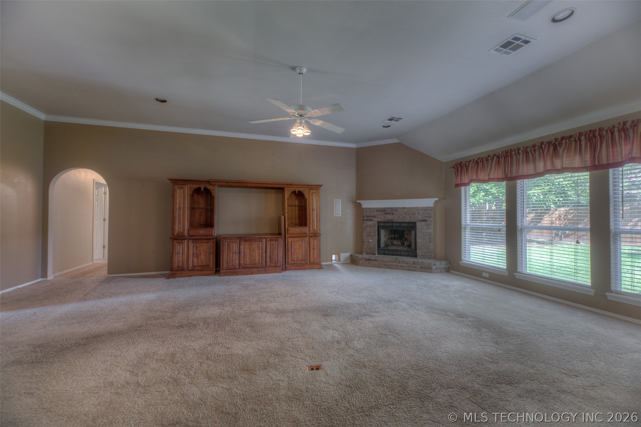 725 W 98th Street Property Photo 24