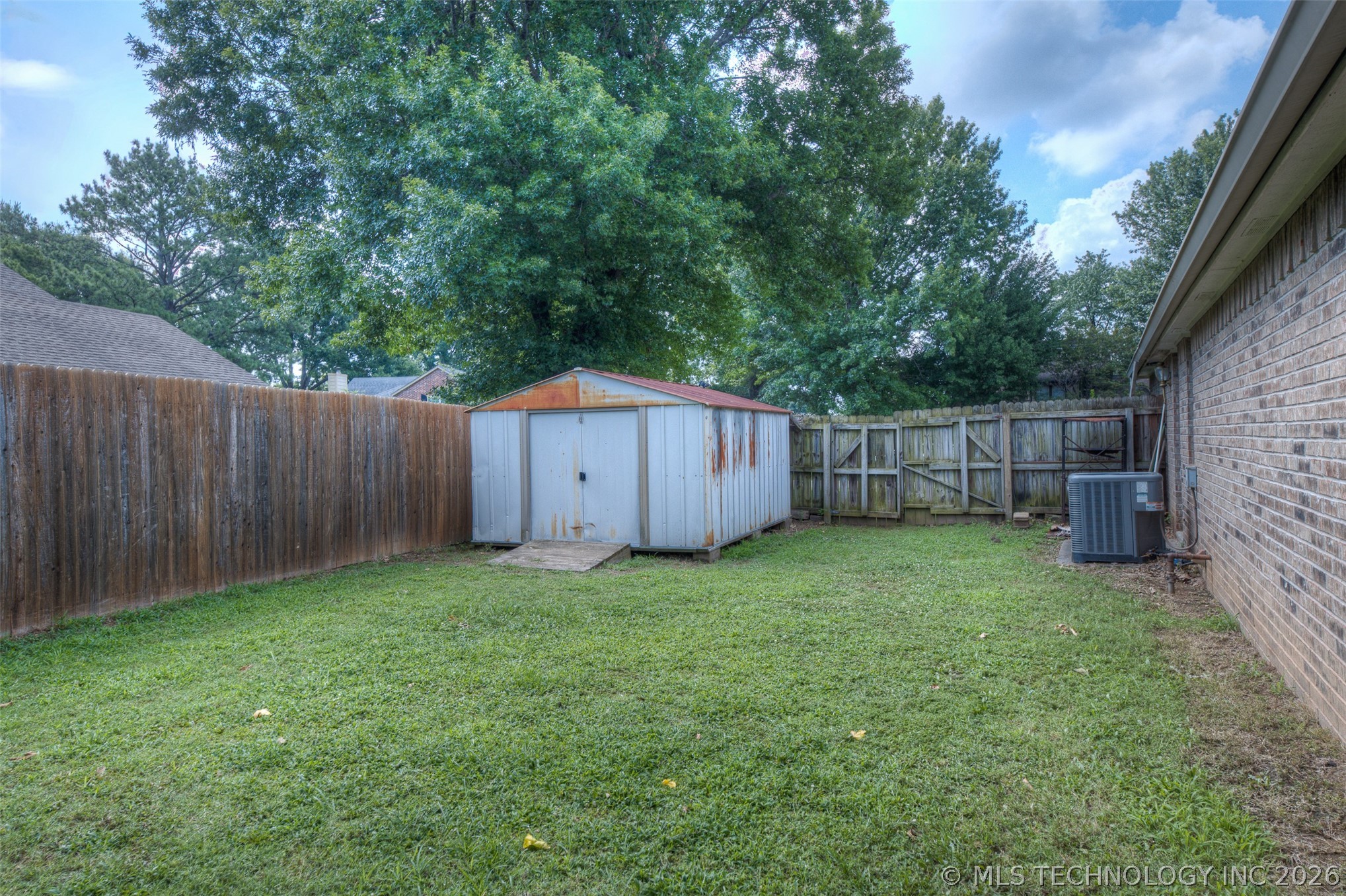 725 W 98th Street Property Photo 27