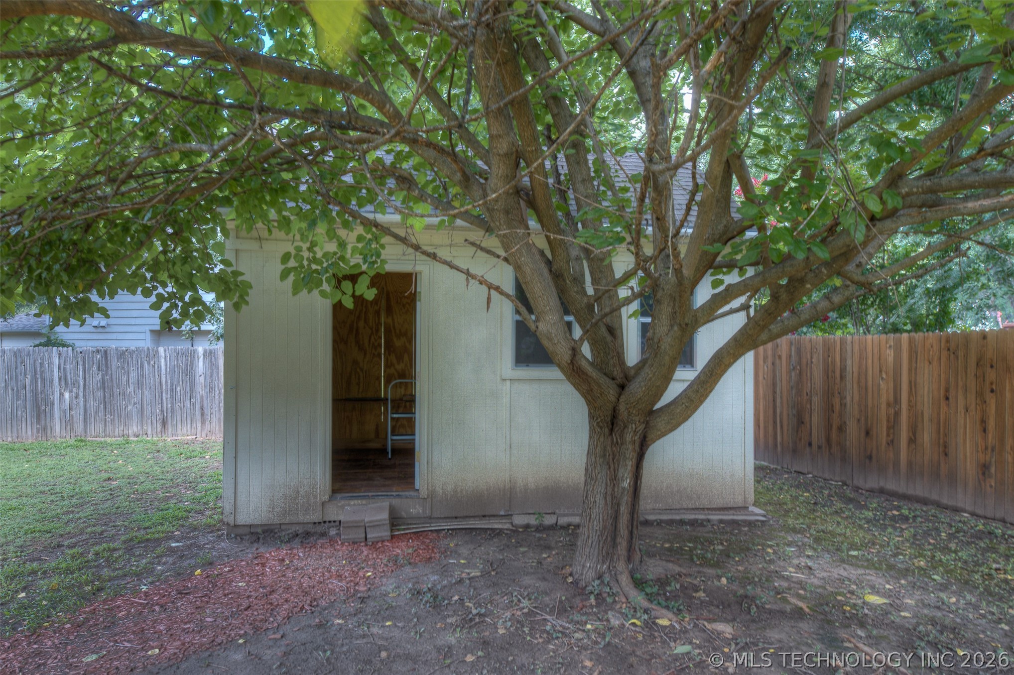 725 W 98th Street Property Photo 28