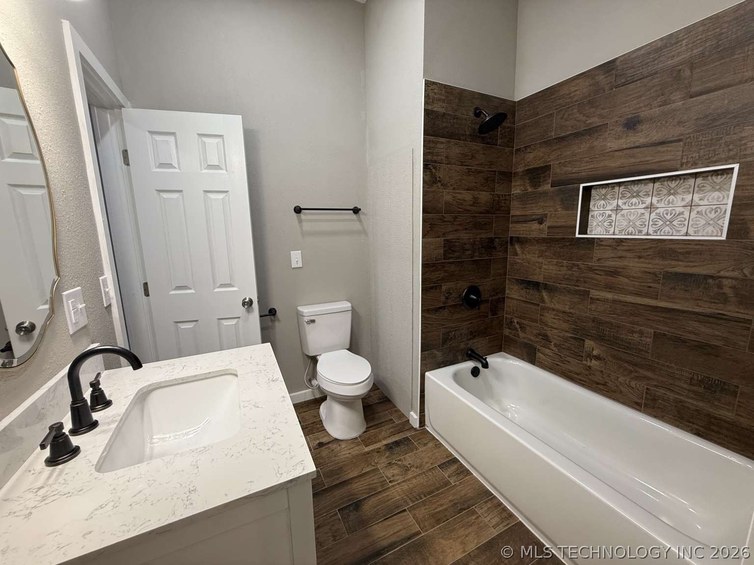 315 Lawrence Property Photo 15