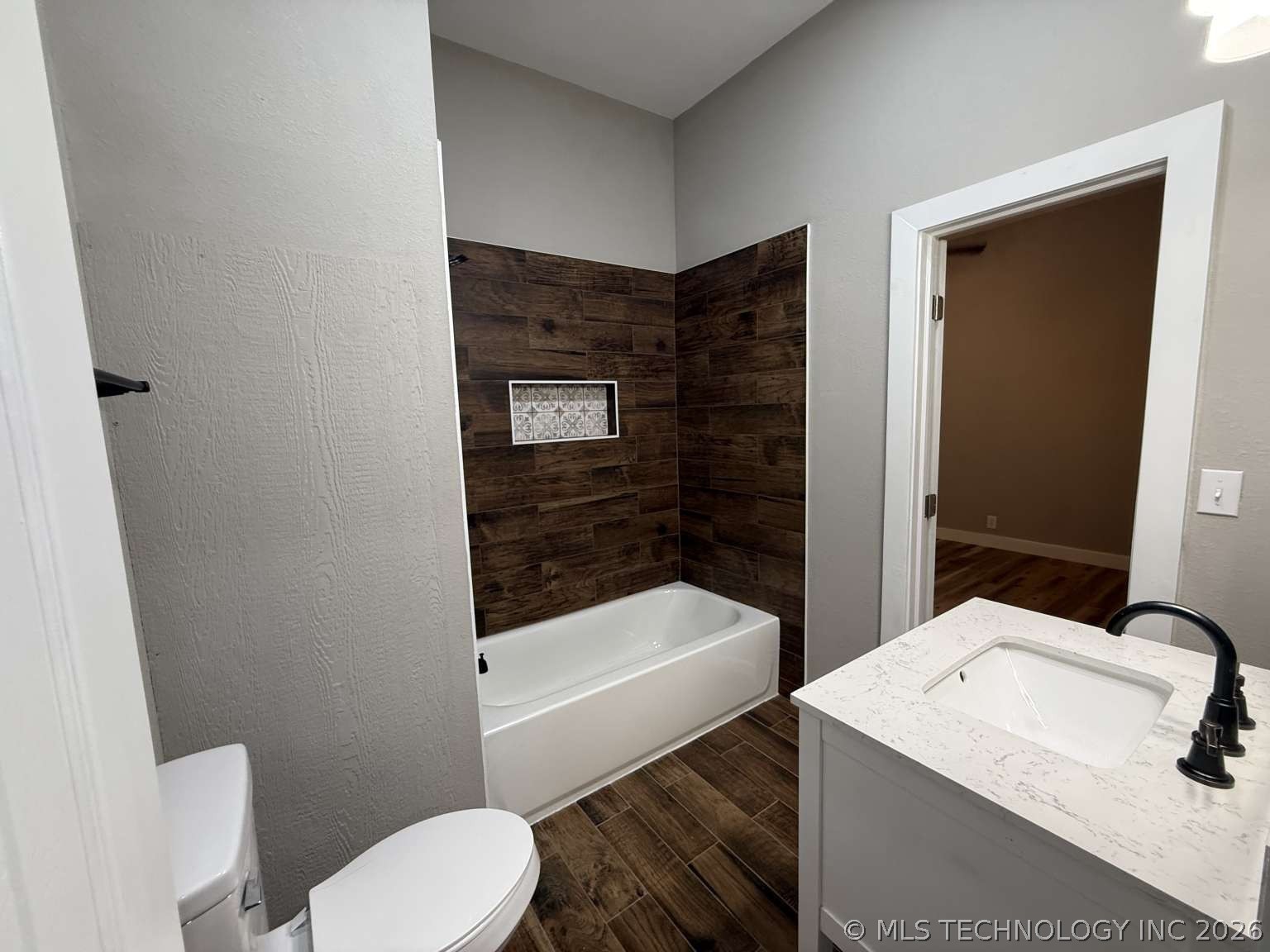 315 Lawrence Property Photo 17