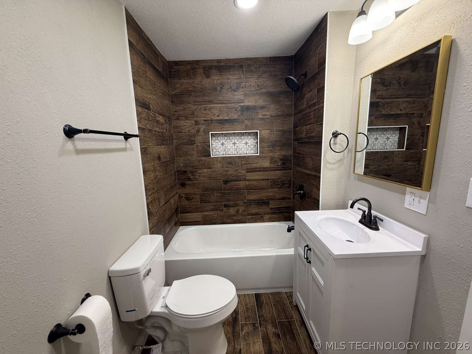 315 Lawrence Property Photo 26