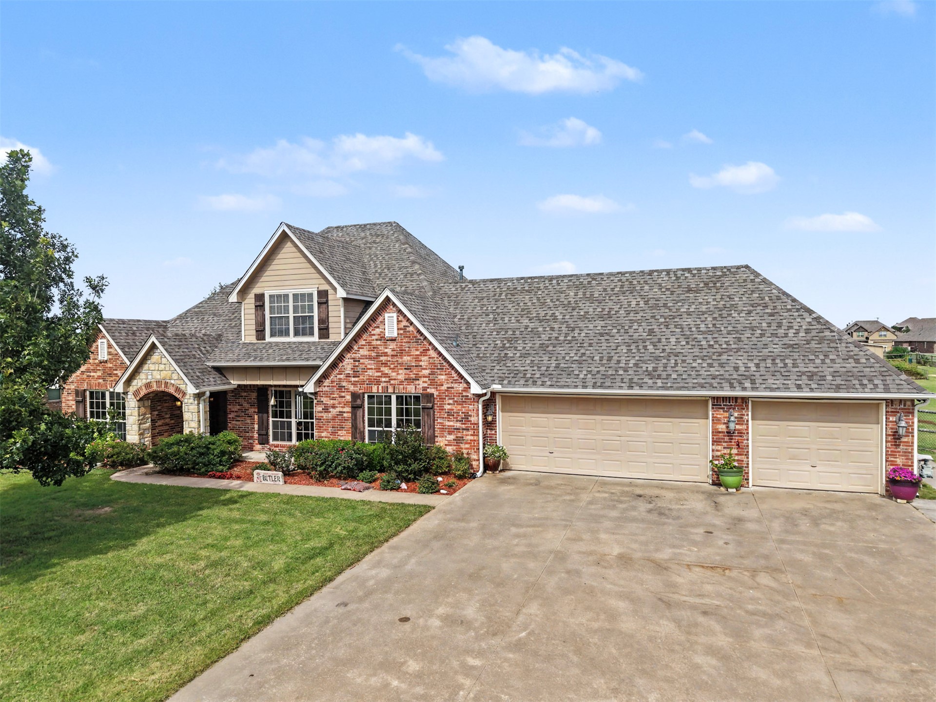 14391 N Sandstone Avenue Property Photo 1