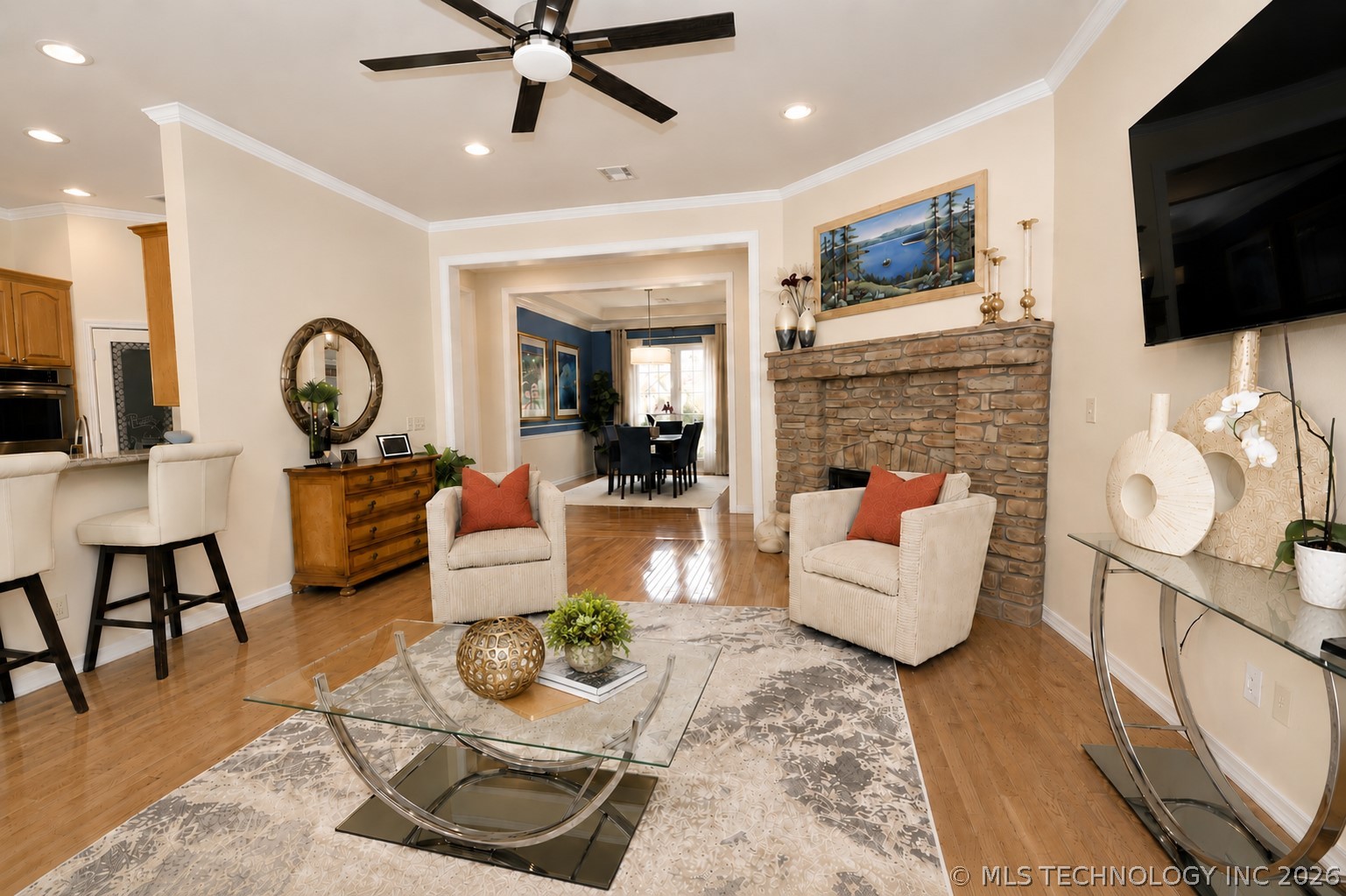 1532 W Trenton Street Property Photo 6