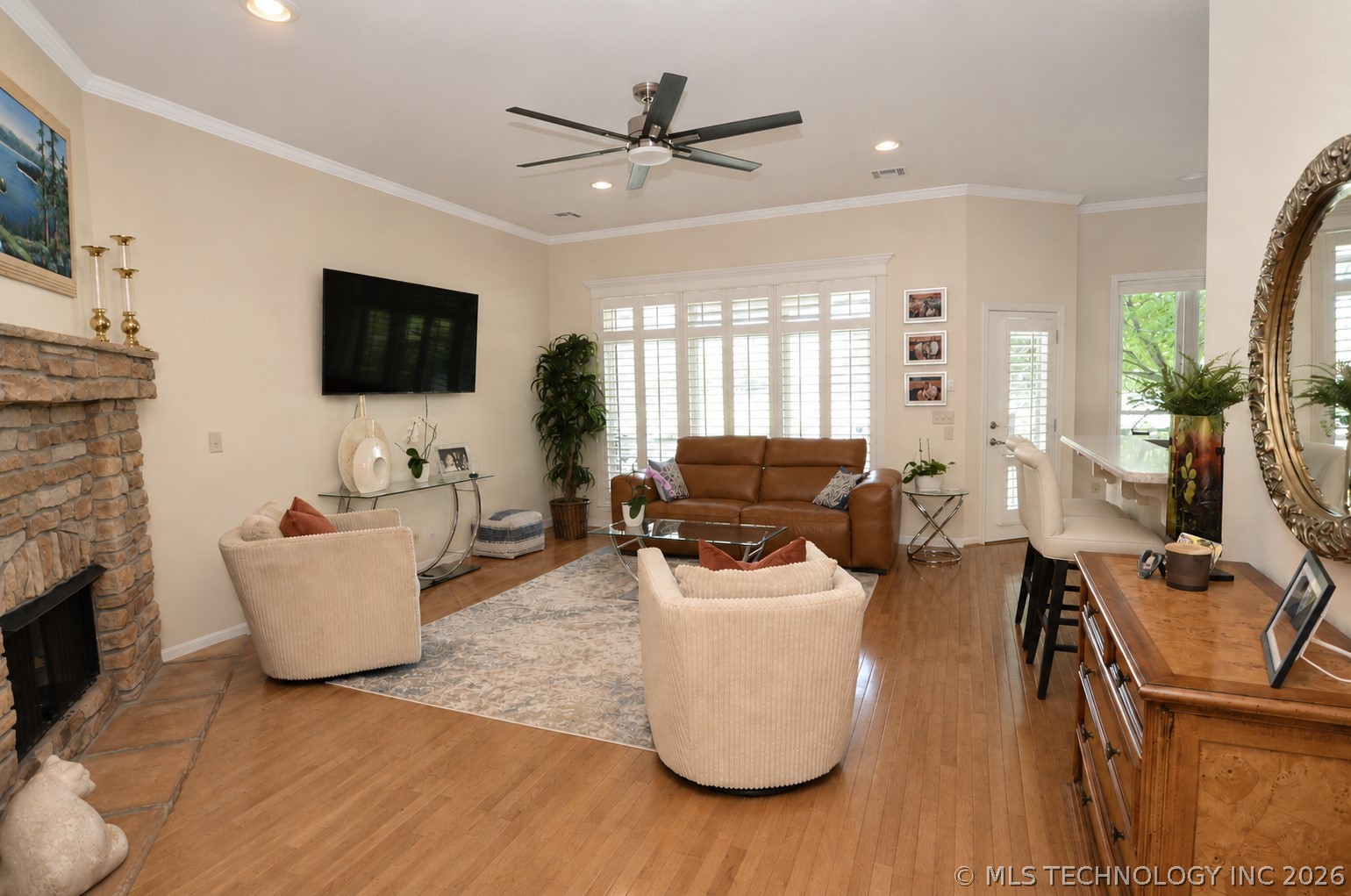 1532 W Trenton Street Property Photo 7