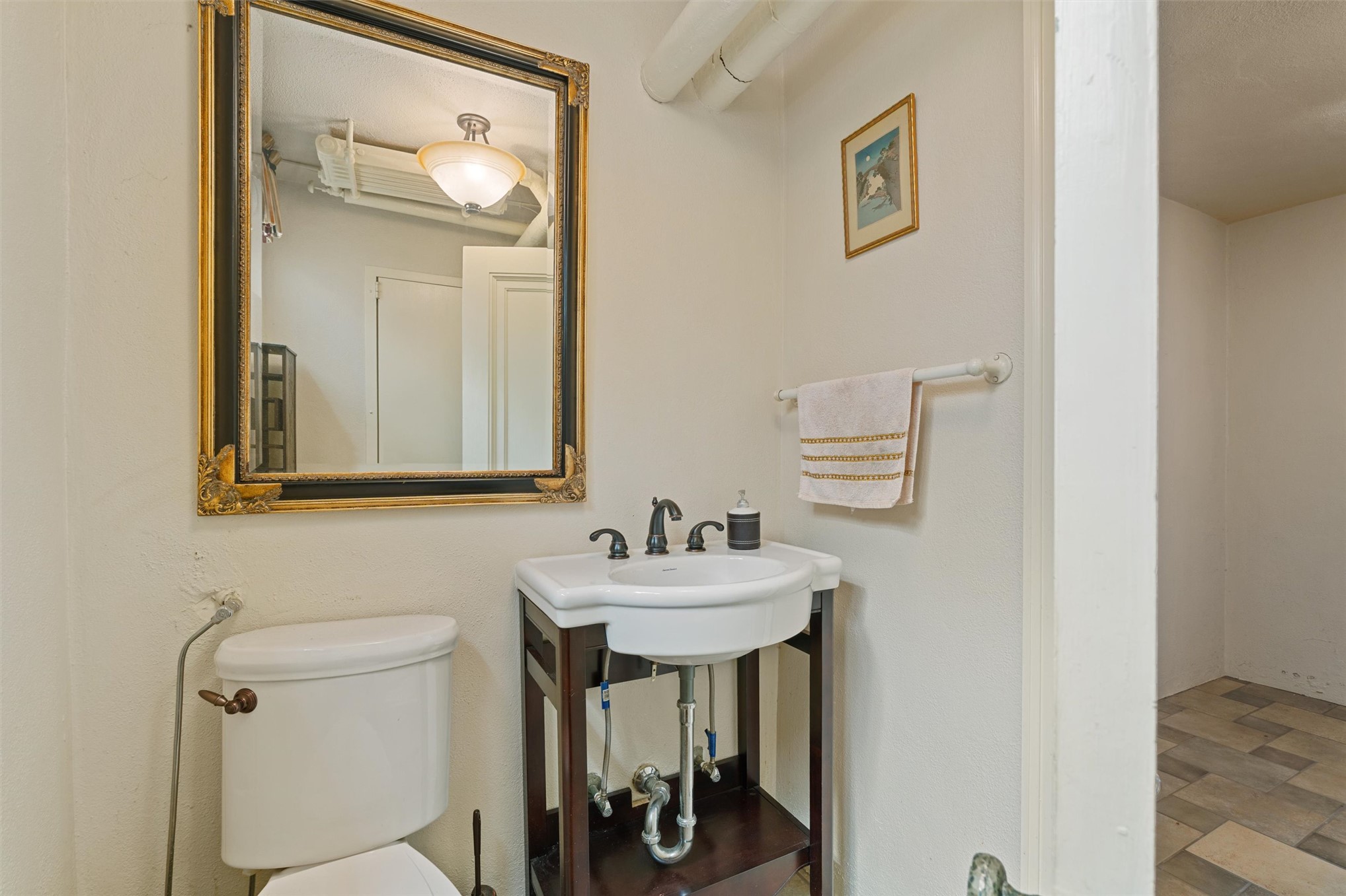 535 E 14th Street Property Photo 17