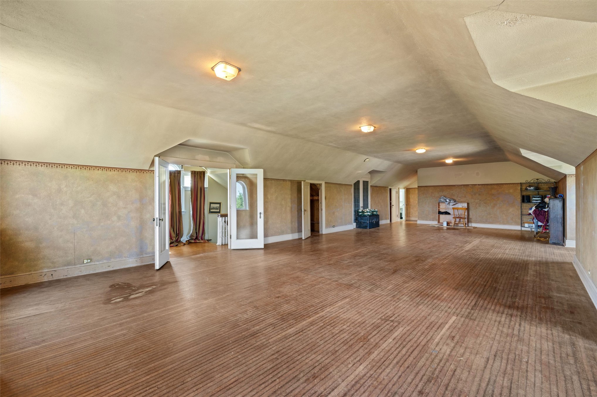 535 E 14th Street Property Photo 55