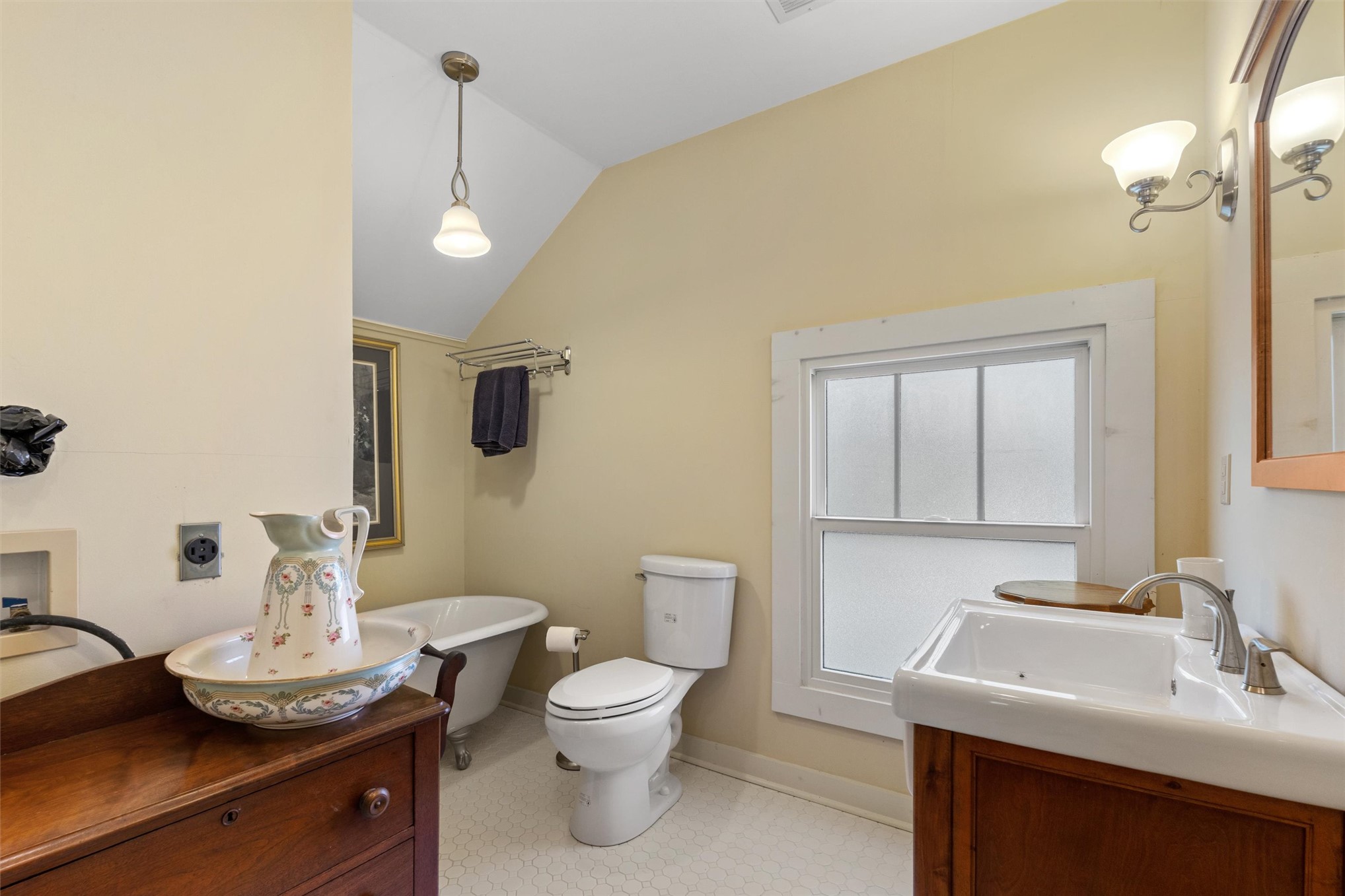 535 E 14th Street Property Photo 62