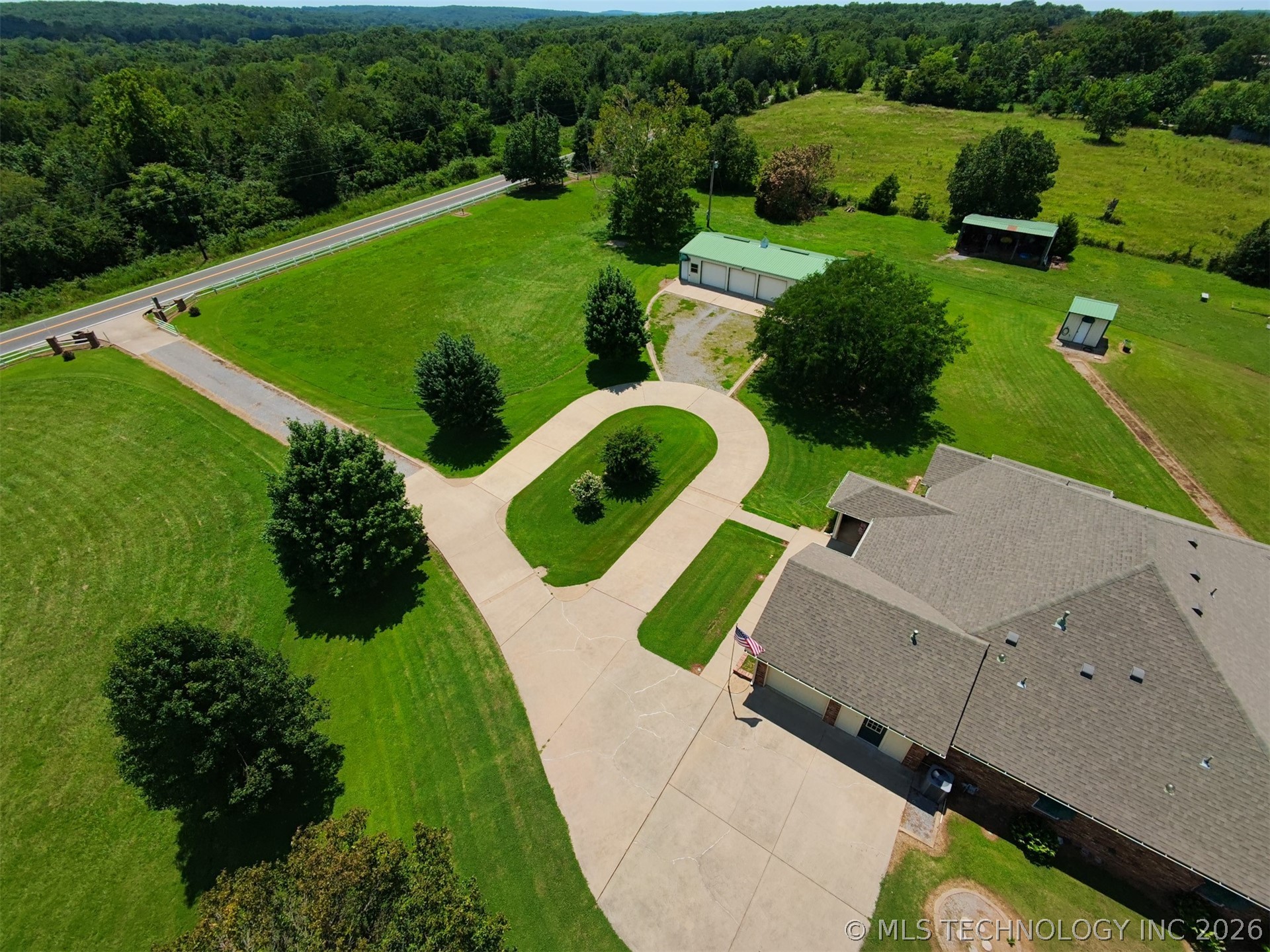 15224 W Jones Road Property Photo 3