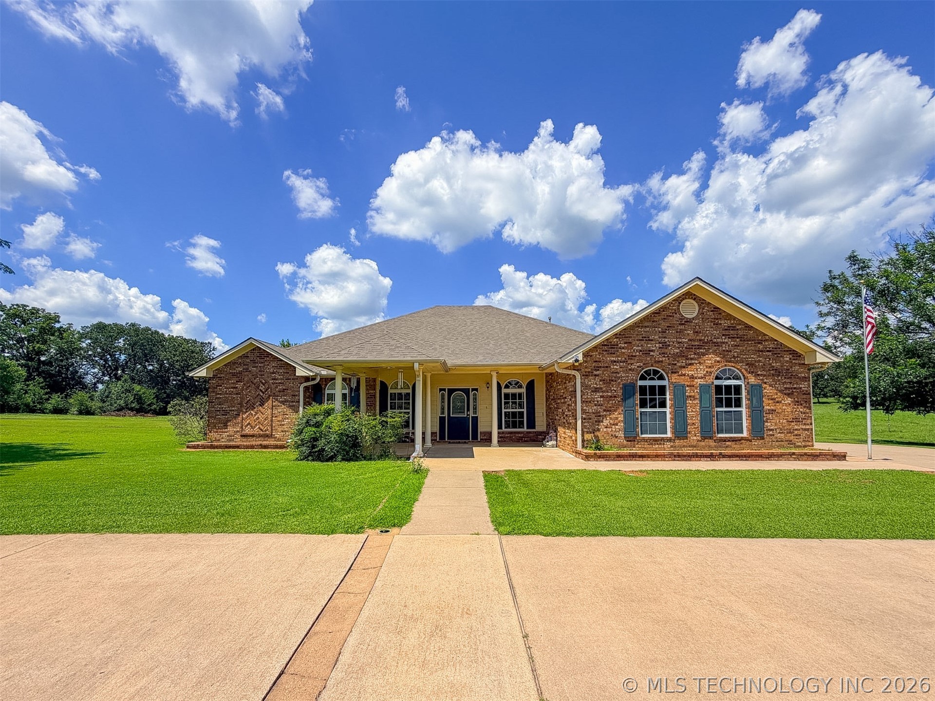 15224 W Jones Road Property Photo 4